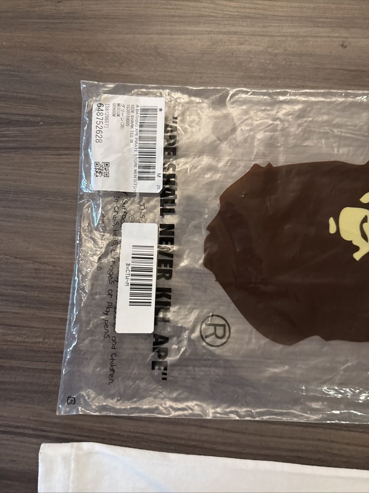 Bape × Complex BAPE x ComplexCon 2017 Exclusive White Tee Size M Size US M / EU 48-50 / 2 - 4 Thumbnail