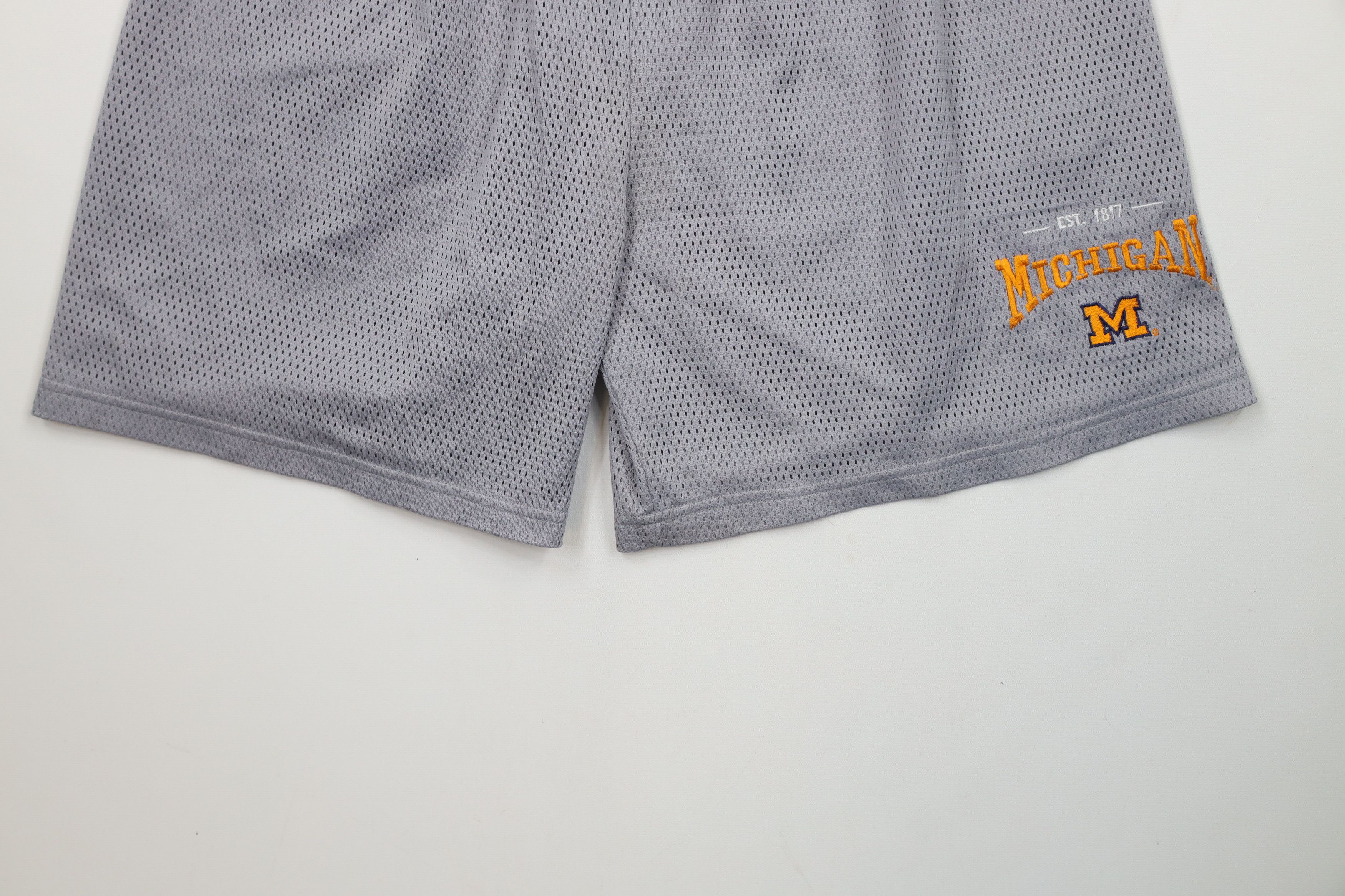 Vintage Vintage 90s University of Michigan Above Knee Shorts Gray Size US 34 / EU 50 - 4 Thumbnail