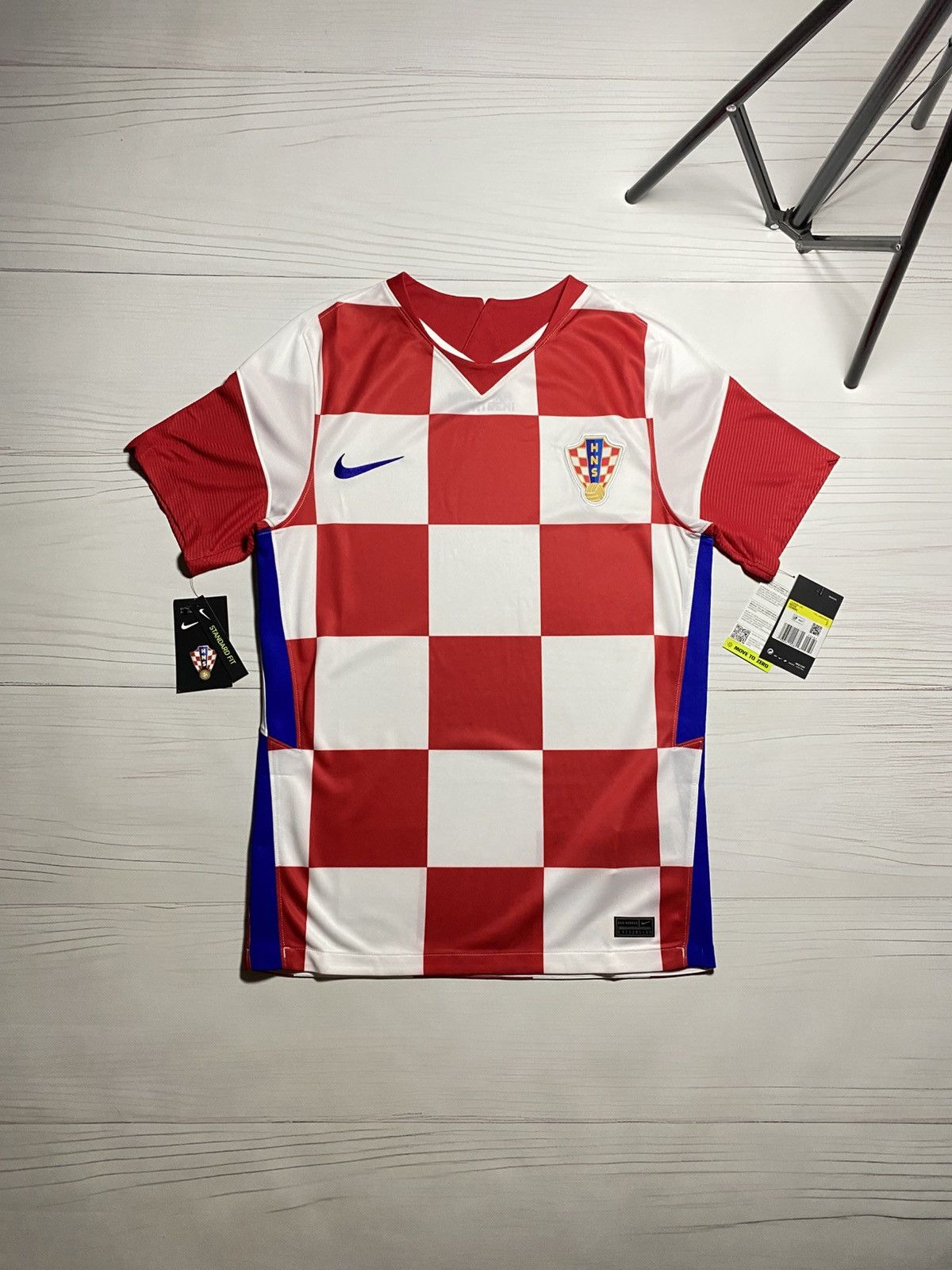 Nike NEW Nike Croatia 2020 home Soccer football y2k t shirt Size US S / EU 44-46 / 1 - 1 Thumbnail