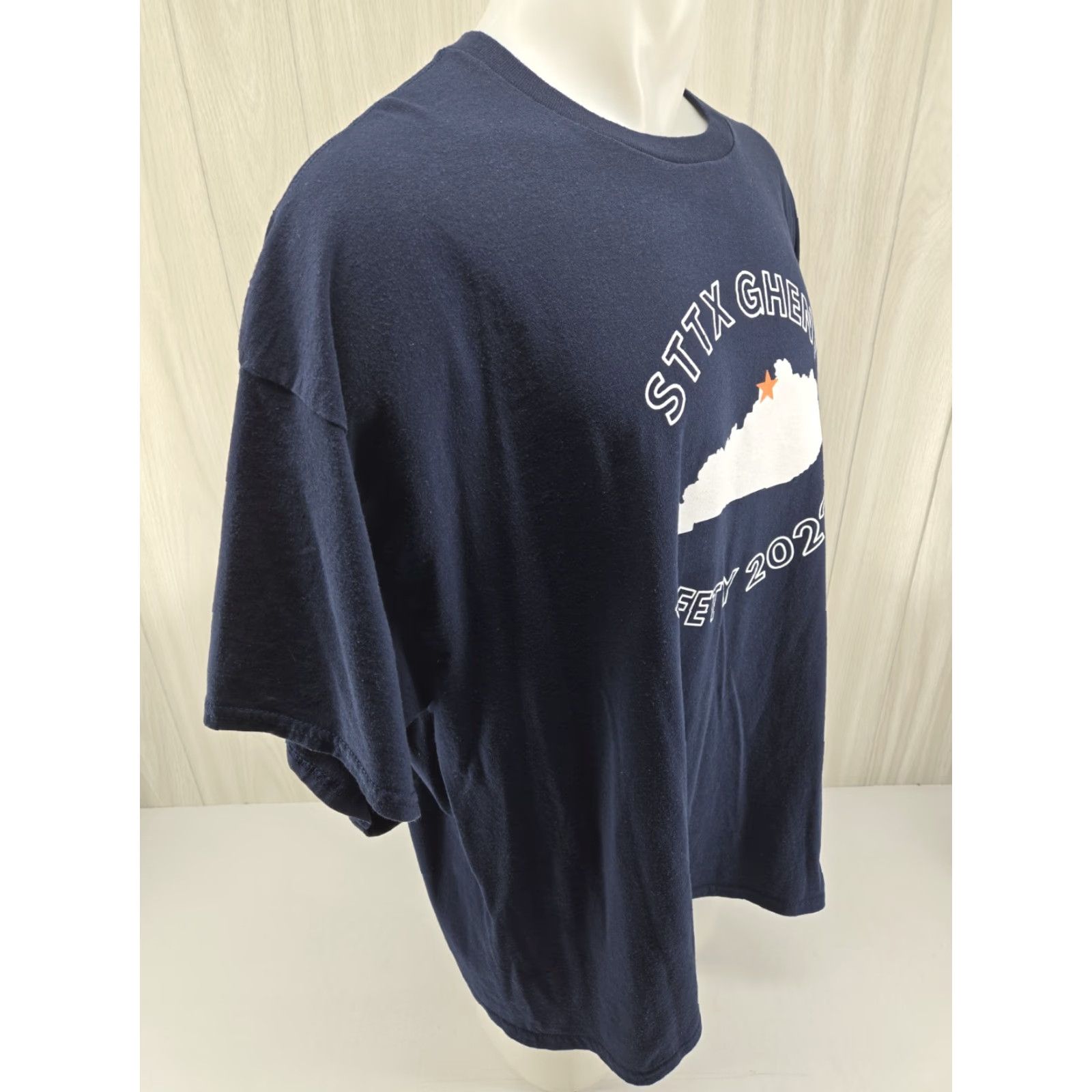 Gildan Gildan T-Shirt SPOT Steel Technologies STTX Ghent Safty 2022 Kentucky KY Blue 3XL Short Sleeve Graphic Tee Men Regular Size US XXL / EU 58 / 5 - 7 Thumbnail