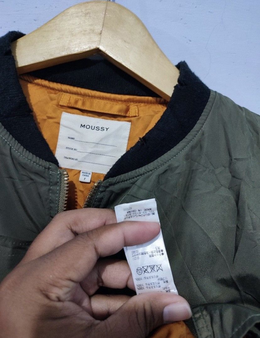 Vintage Bomber Jacket Ripped Moussy Original Size US L / EU 52-54 / 3 - 3 Thumbnail