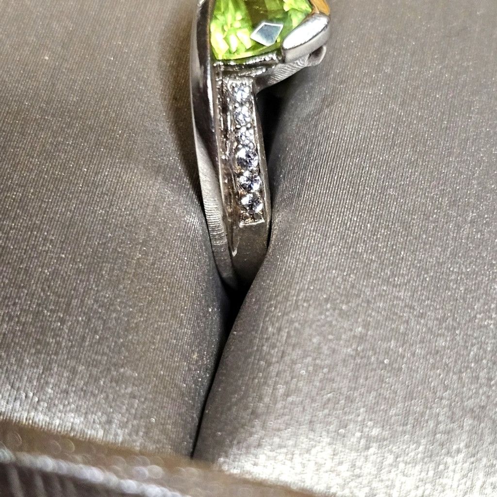 Scott Kay Elegant Peridot and White Sapphire Ring Size ONE SIZE - 3 Thumbnail