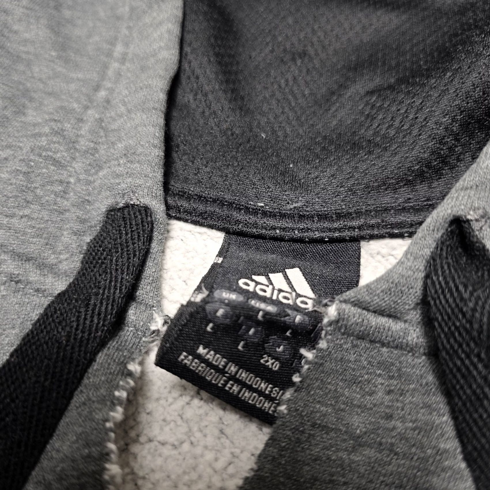 Adidas VINTAGE Adidas 3 Stripes Gray Hoodie Sweatshirt Mens Size L Medium Heavyweight Knit Cotton Polyester Embroidered Logo 90s Decade Y2k Size US L / EU 52-54 / 3 - 4 Thumbnail