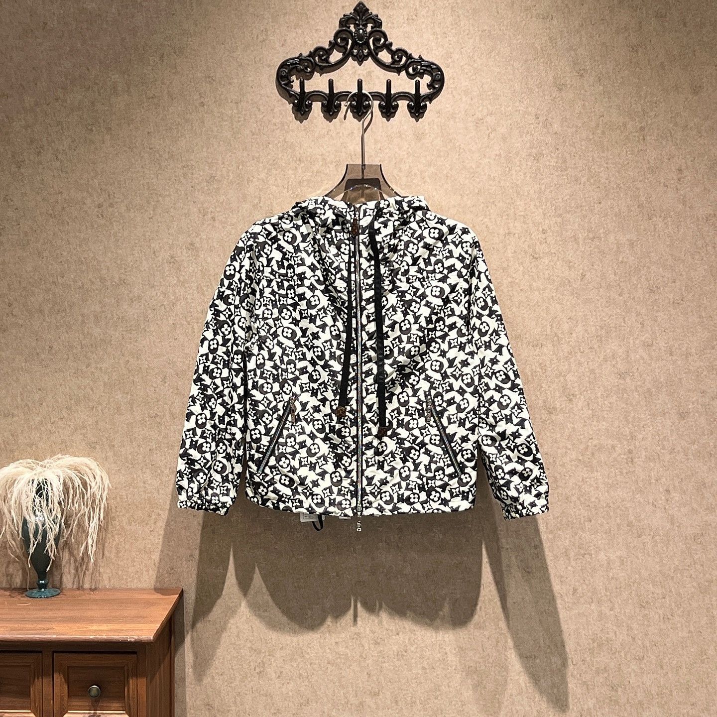 Louis Vuitton Louis Vuitton Monogram Hooded Jacket Size 34 Size XXS / US 00 / IT 34 - 1 Thumbnail