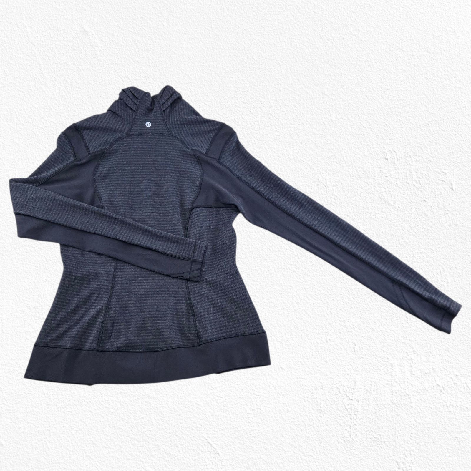 Lululemon Lululemon Gray Microstripe Scuba Funnel Neck Jacket Size 6 Size M / US 6-8 / IT 42-44 - 10 Thumbnail