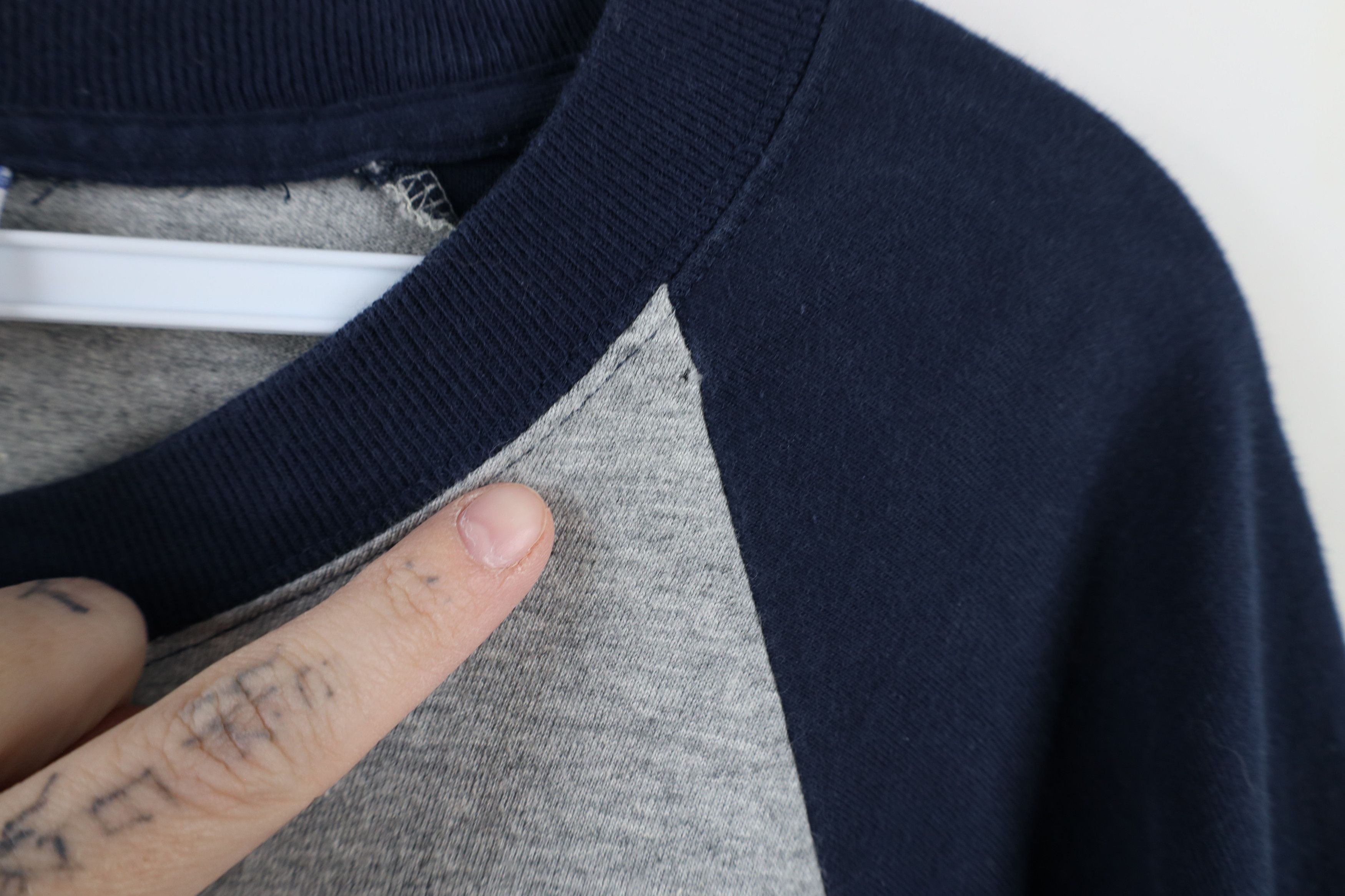 Champion × Vintage Vintage 90s Champion Out 3/4 Sleeve Raglan T-Shirt Gray Size US L / EU 52-54 / 3 - 10 Thumbnail