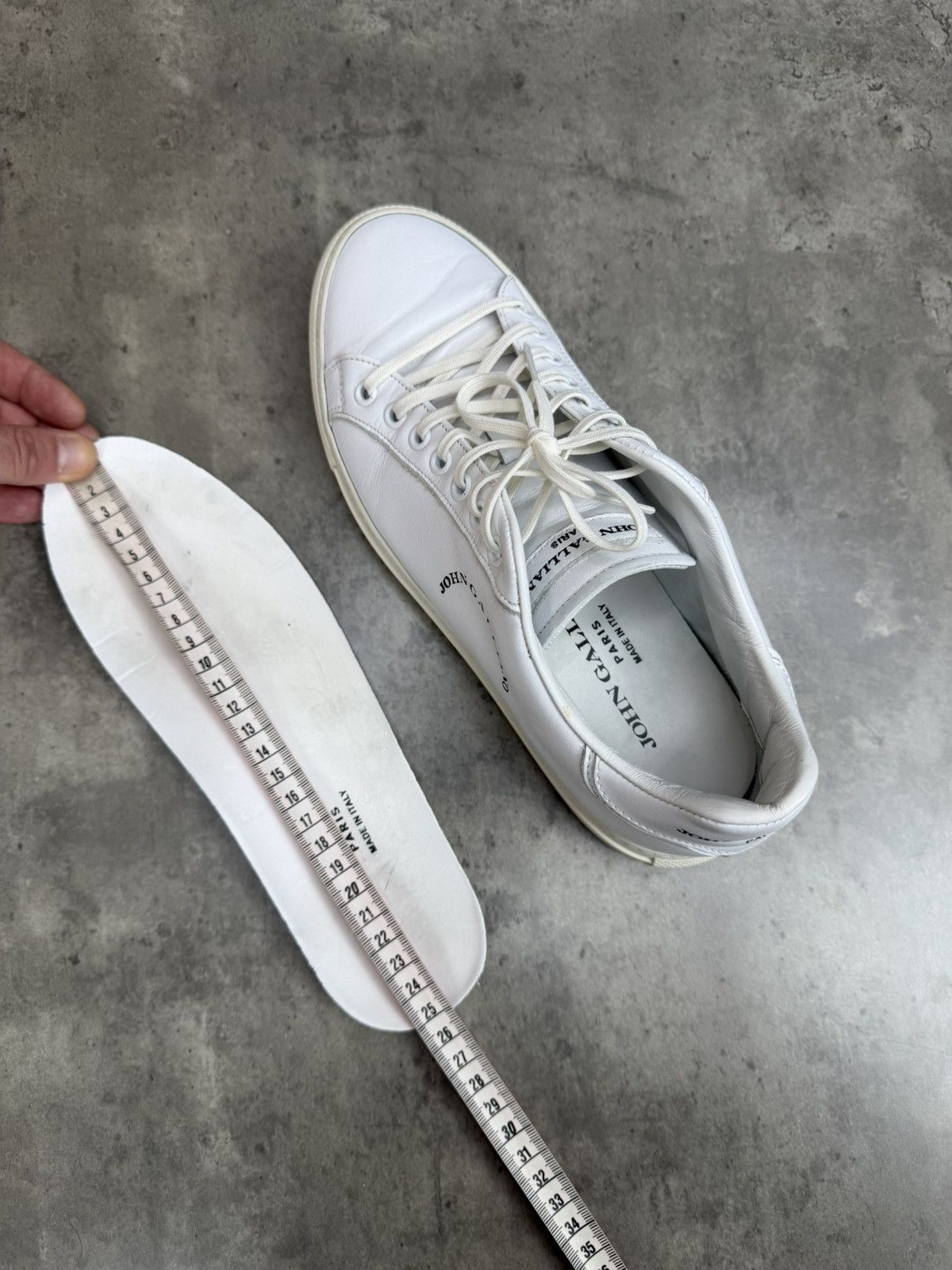 John Galliano John Galliano Paris White Leather Sneakers Size 38 Size US 8 / IT 38 - 14 Thumbnail
