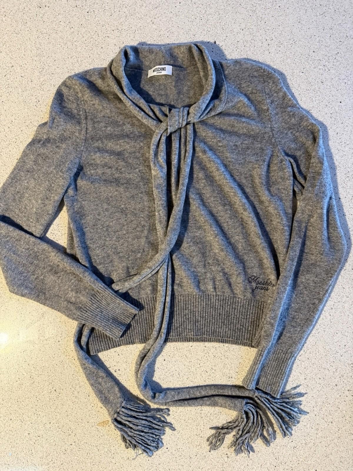 Moschino Rare Moschino Jeans Scarf Sweater Size 8 Size M / US 6-8 / IT 42-44 - 4 Thumbnail