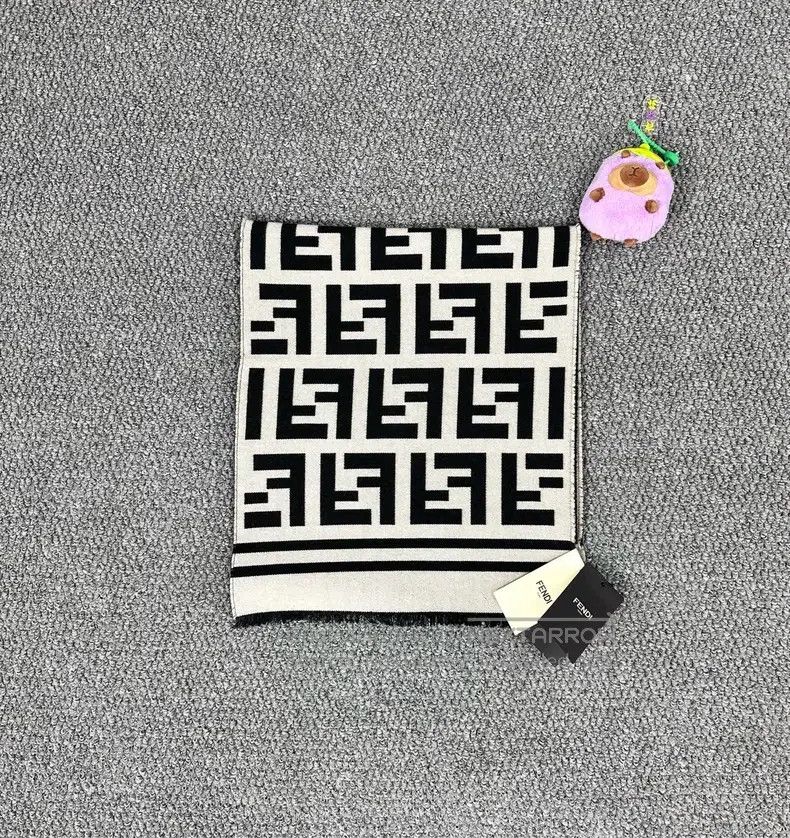 Fendi Fendi size 180*35 cm Black and white double-sided printed l Size ONE SIZE - 3 Thumbnail
