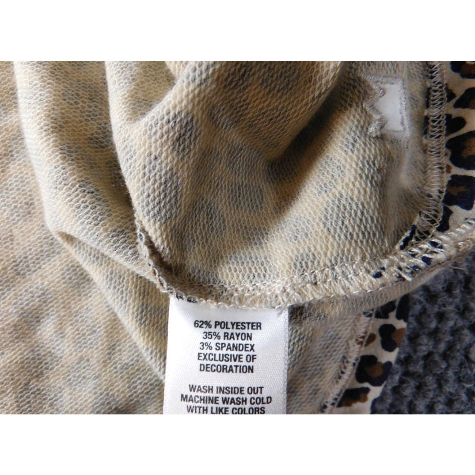 Vintage Crown & Ivy Blouse XL Brown Animal Print Crew Neck Short Sleeve Pullover Kin Knit Polyester Rayon Button Women's Live/Regular Fit Size XL / US 12-14 / IT 48-50 - 6 Thumbnail