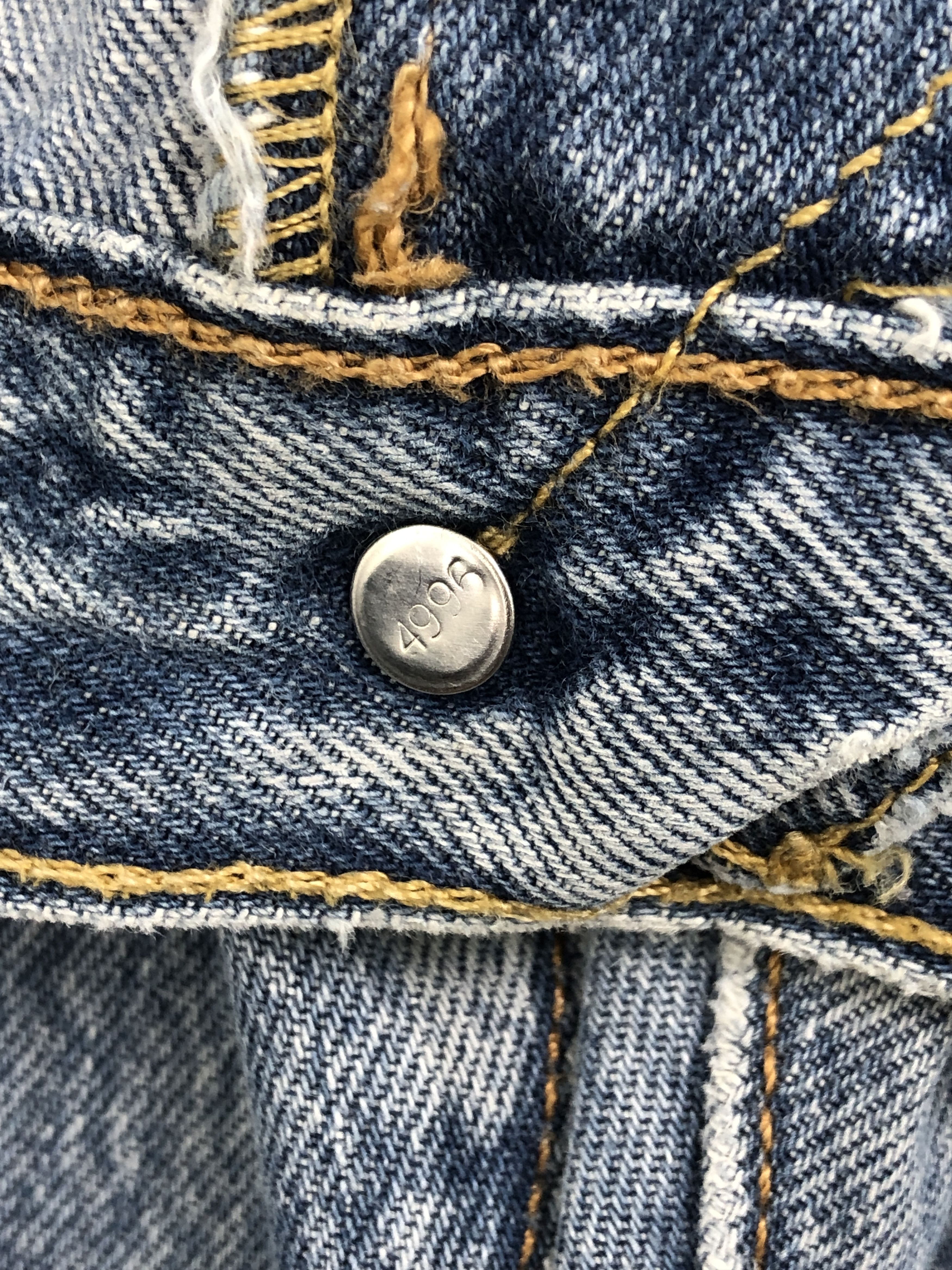 Levi's Vintage Levi's 501 Button Fly Jeans DP2310 Size US 37 - 14 Thumbnail