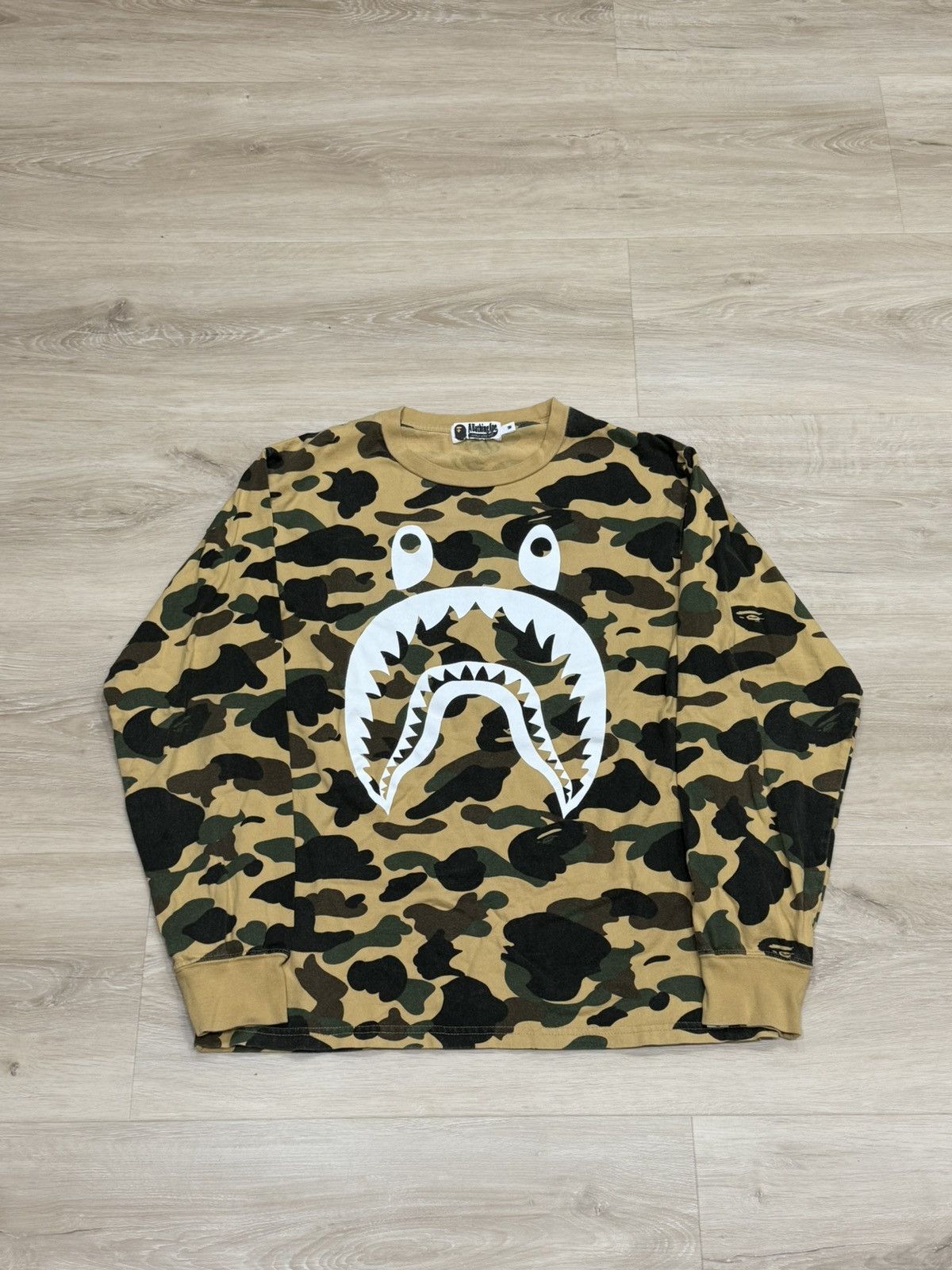 Bape Bape Camo Shark L/S Tee Size US M / EU 48-50 / 2 - 1 Thumbnail