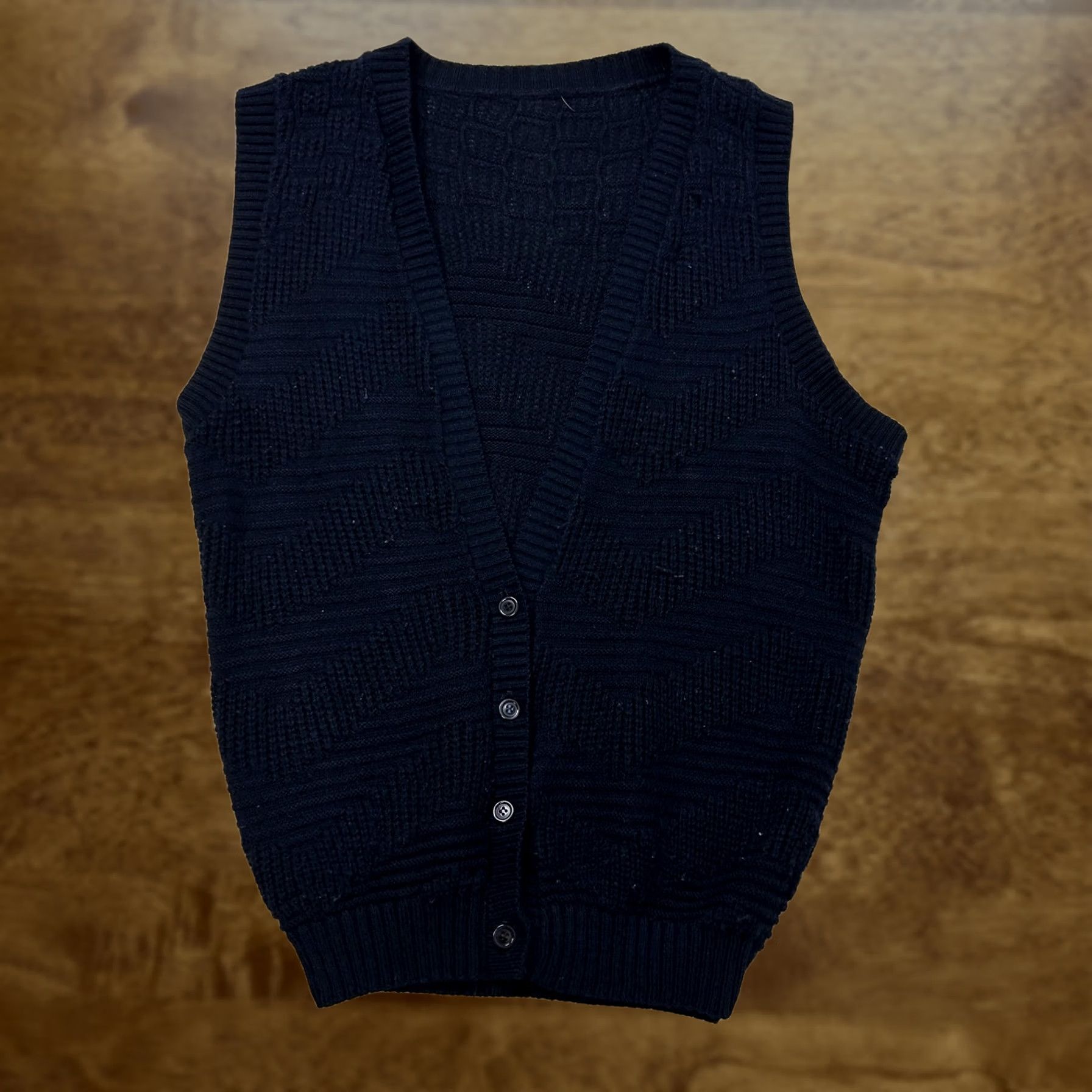 Vintage Vintage Sweater Vest Womens Medium Navy V-Neck Button Top Knit Tight-Knit Casual Fall Women Size M / US 6-8 / IT 42-44 - 1 Thumbnail