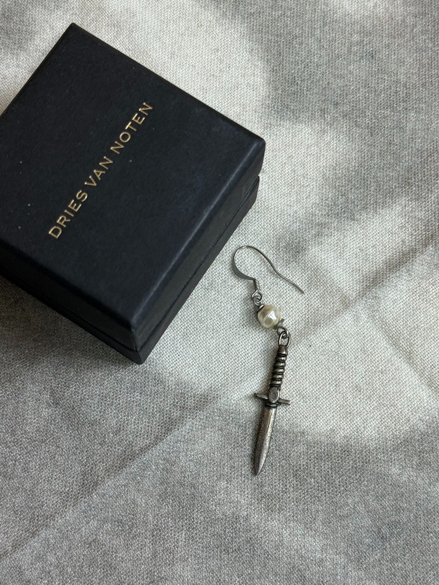 Dries Van Noten Dries van Noten Sword Pearl Earrings Size ONE SIZE - 1 Thumbnail