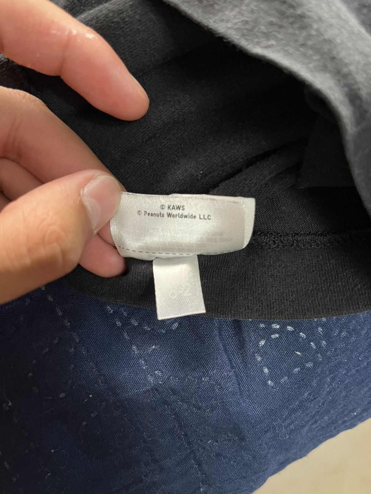 Kaws × Uniqlo KAWS SNOOPY UNIQLO TEE Size US M / EU 48-50 / 2 - 8 Thumbnail
