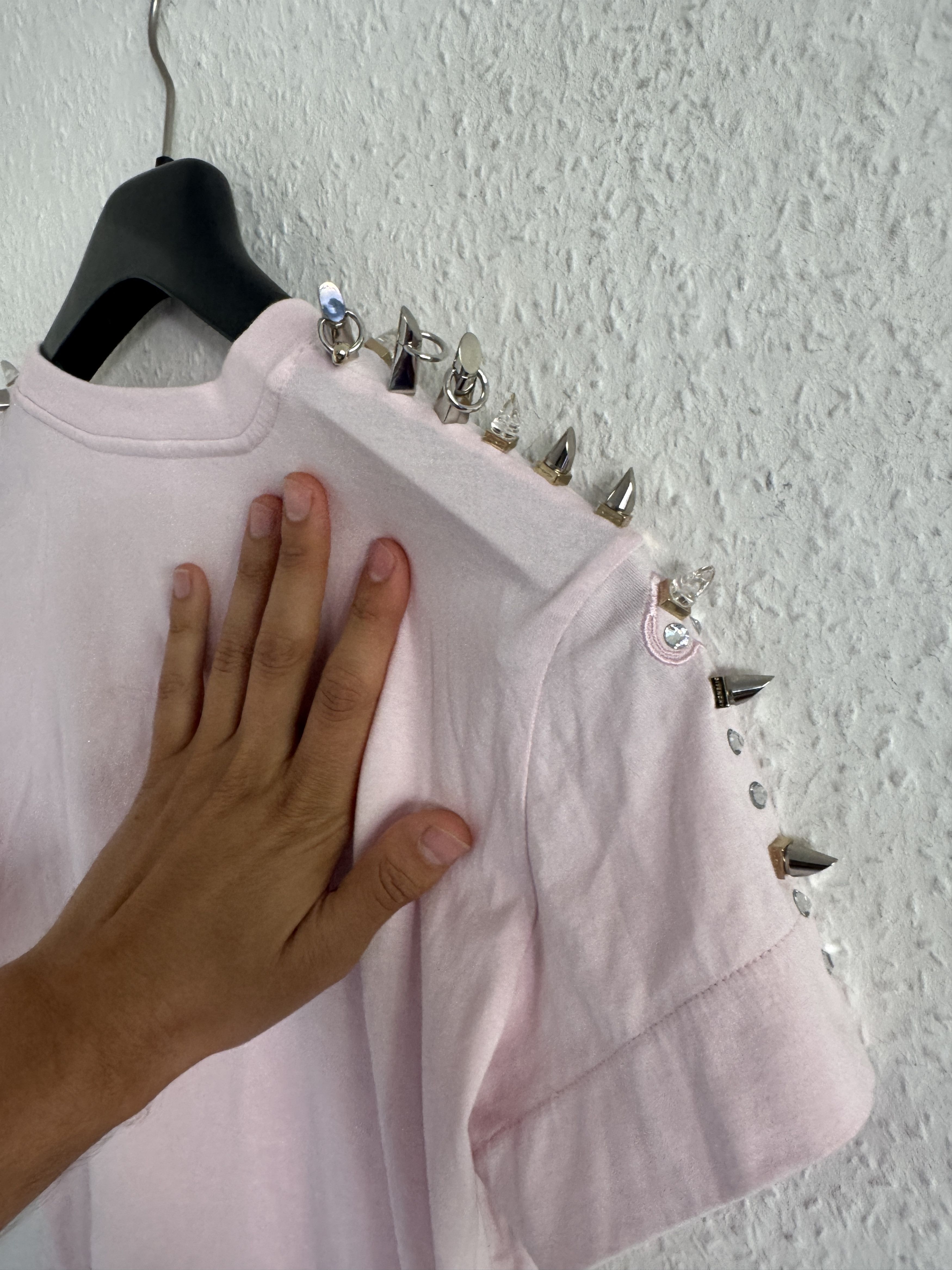 Givenchy Studded Shoulder Cotton T-Shirt Size XS / US 0-2 / IT 36-38 - 11 Thumbnail