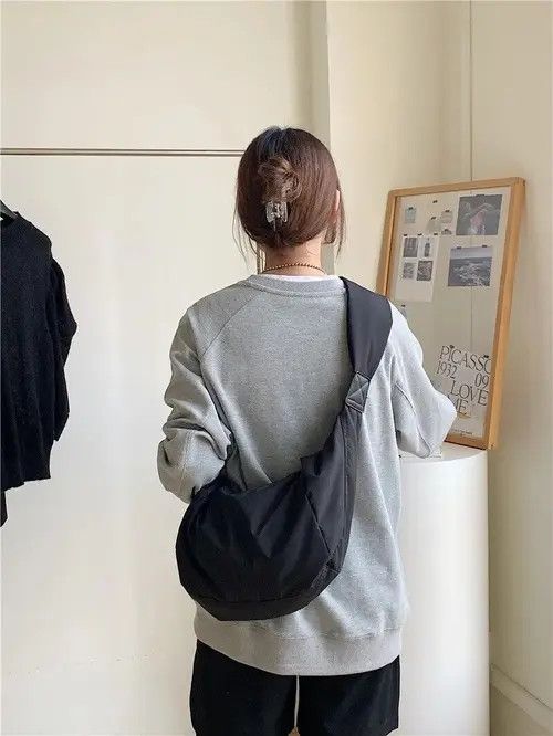 image of Large Capacity Casual Nylon Crossbody Dumpling Bag in Black, Men's