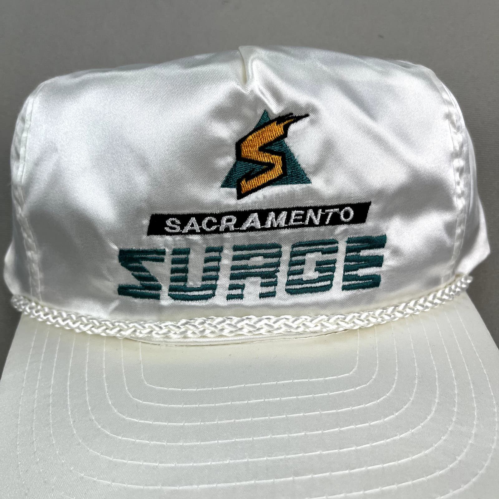 Vintage Vintage Sacramento Surge Hat Zipperback White Satin Football Size ONE SIZE - 3 Thumbnail