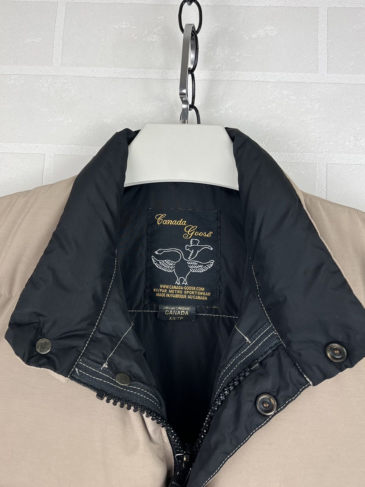 Canada Goose CANADA GOOSE Down Vest Logo Vintage Beige Men's Size US S / EU 44-46 / 1 - 5 Thumbnail