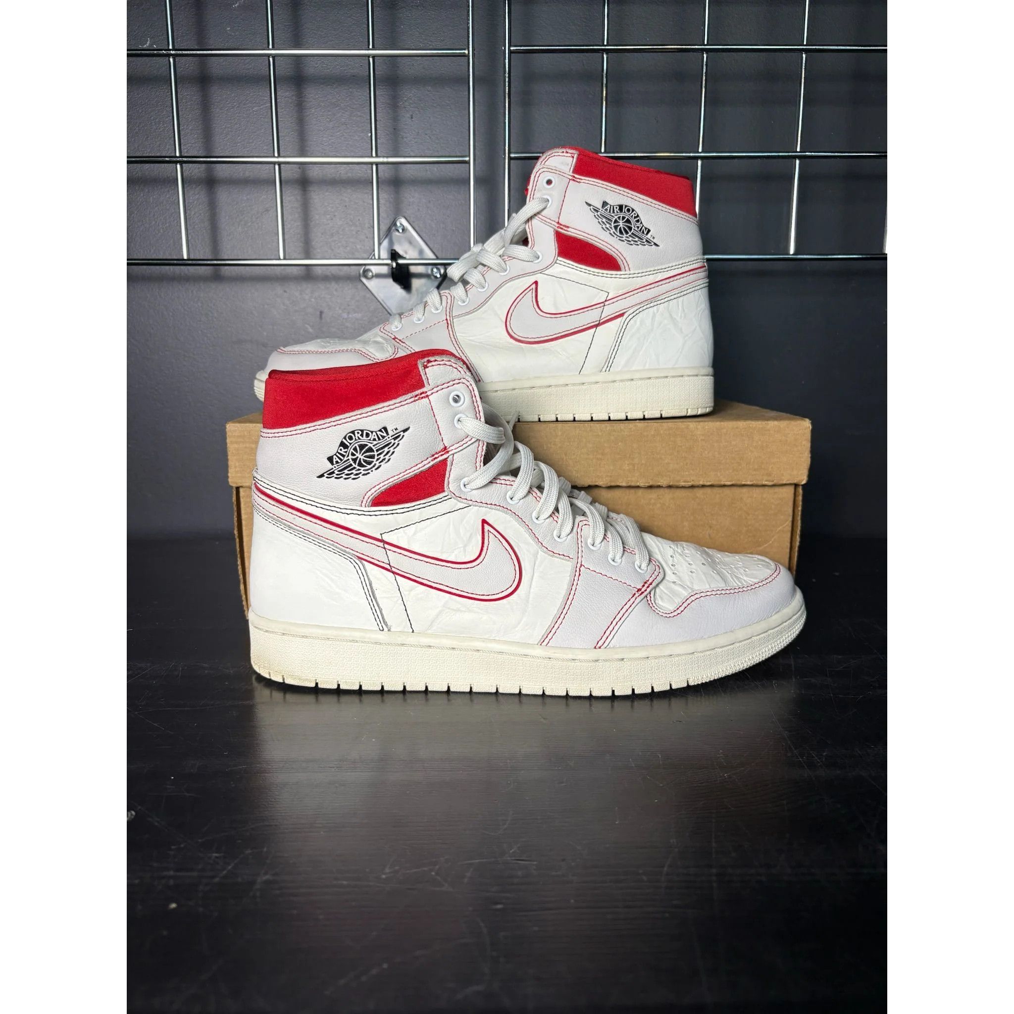 Jordan Brand Air Jordan 1 Retro High "Phantom Gym Red" **PRE-OWNED** REP. BOX - Size 12 Size US 12 / EU 45 - 1 Thumbnail