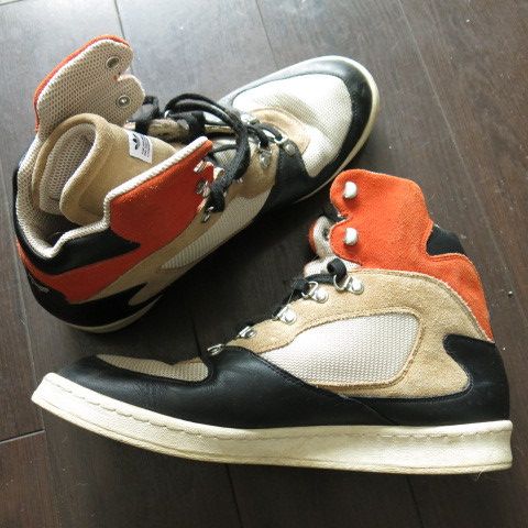 Adidas Vintage/ Originals Size US 11 / EU 44 - 7 Thumbnail