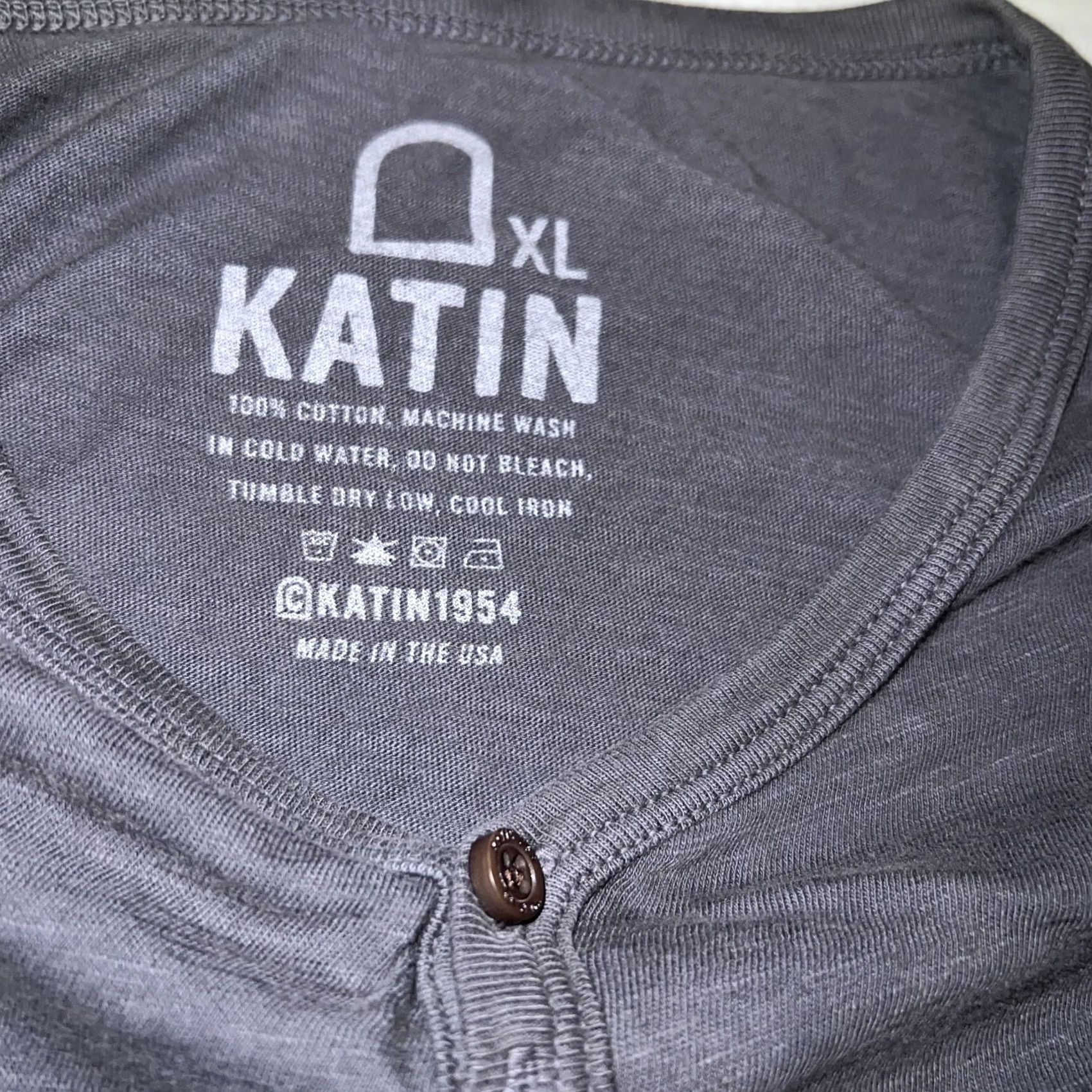 Katin Katin Kanvas Surfer Henley Shirt XL Gray Surfer Logo Graphic Short Sleeve Men Regular Tee Surfers DX Size US XL / EU 56 / 4 - 3 Thumbnail
