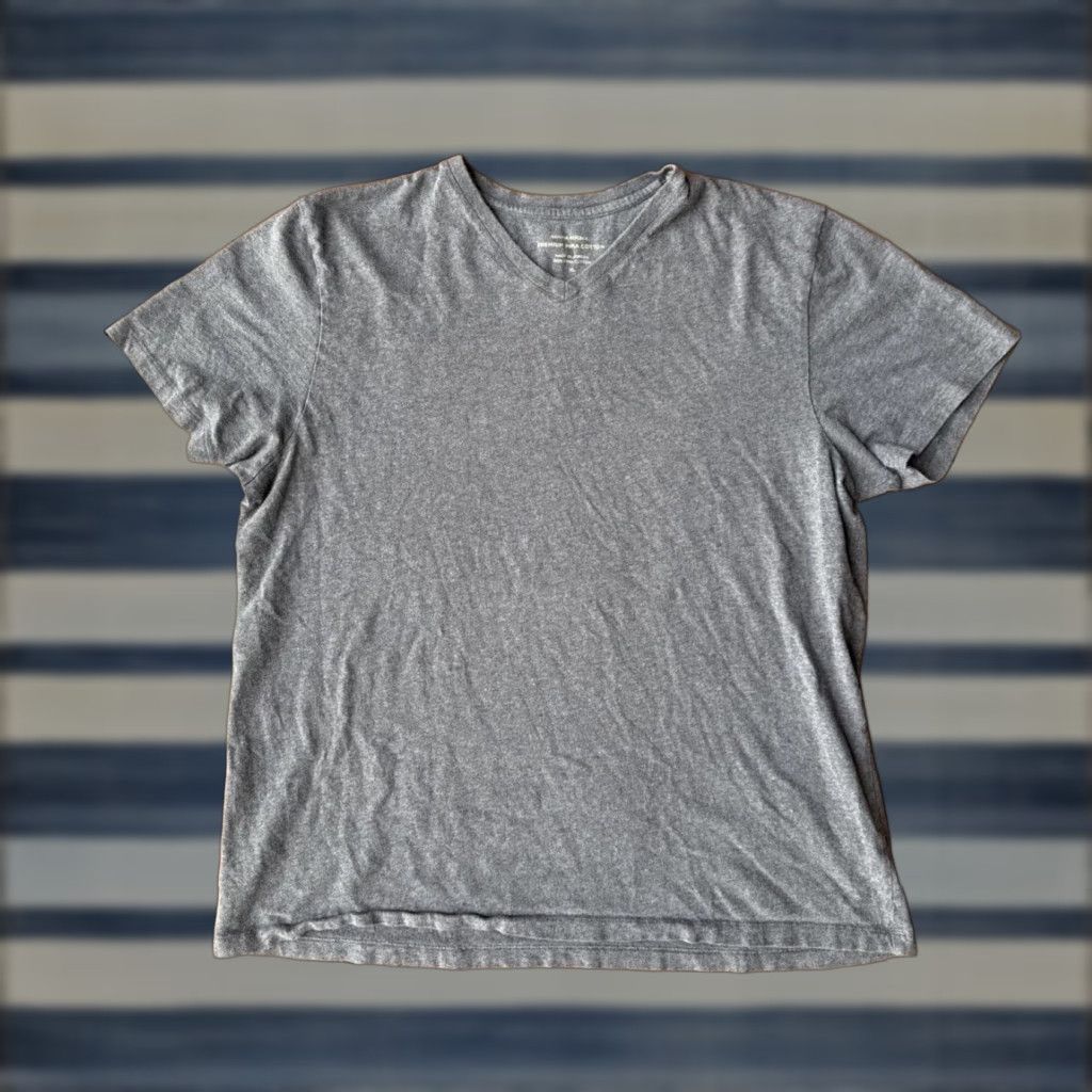 Banana Republic Banana Republic Premium Pima Cotton V Neck T-Shirt Men’s XL Gray Short Sleeve Shirt Mens XL Gray Classic Designer Logo Size US XL / EU 56 / 4 - 1 Thumbnail