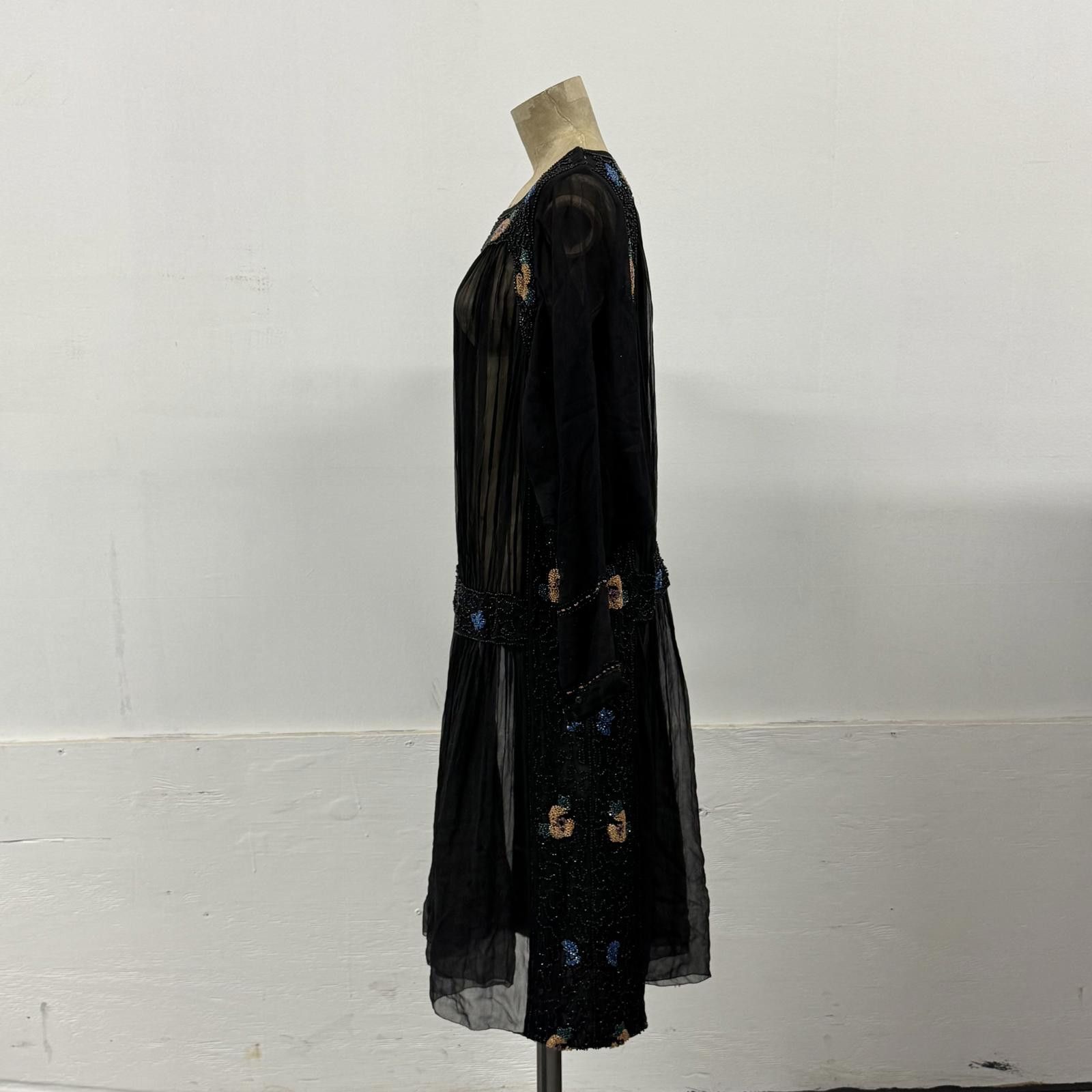 Antique Rivet Pristine Vintage Antique 20s Beaded Black Silk Flapper Dress Size S / US 4 / IT 40 - 5 Thumbnail