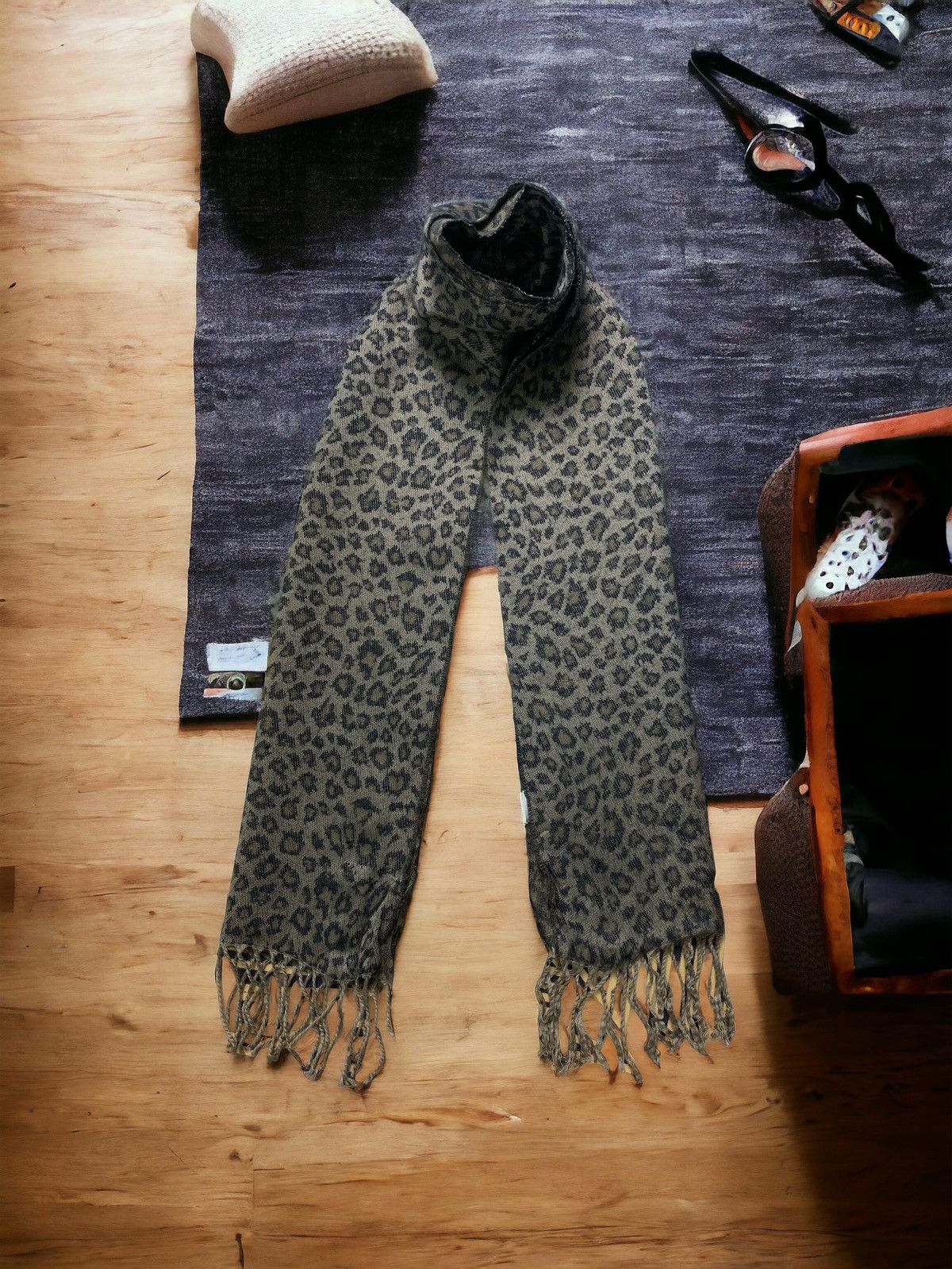 Other Leopard 🐆 Design Muffler / Scarf / Neckwear Size ONE SIZE - 1 Thumbnail