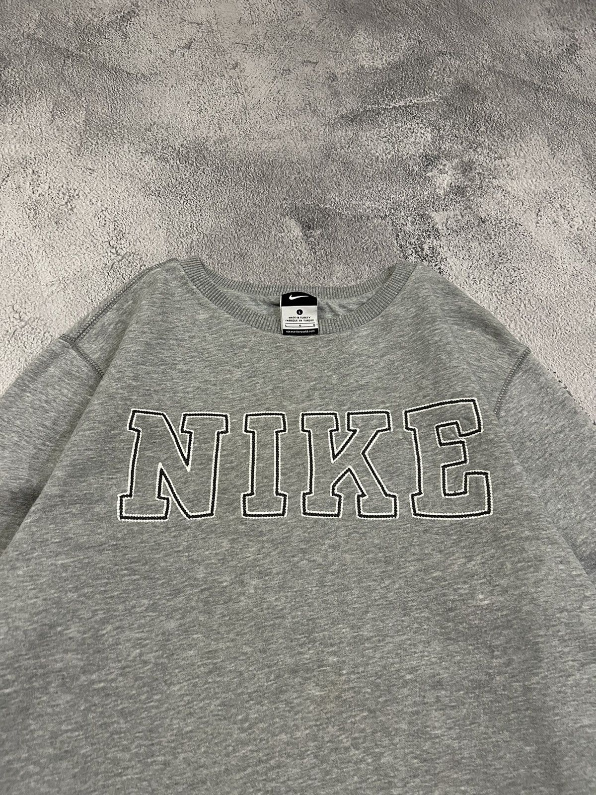 Nike × Vintage Vintage Y2k Nike 🩶 Spellout Big Logo Sweatshirt 00’s Size US L / EU 52-54 / 3 - 5 Thumbnail