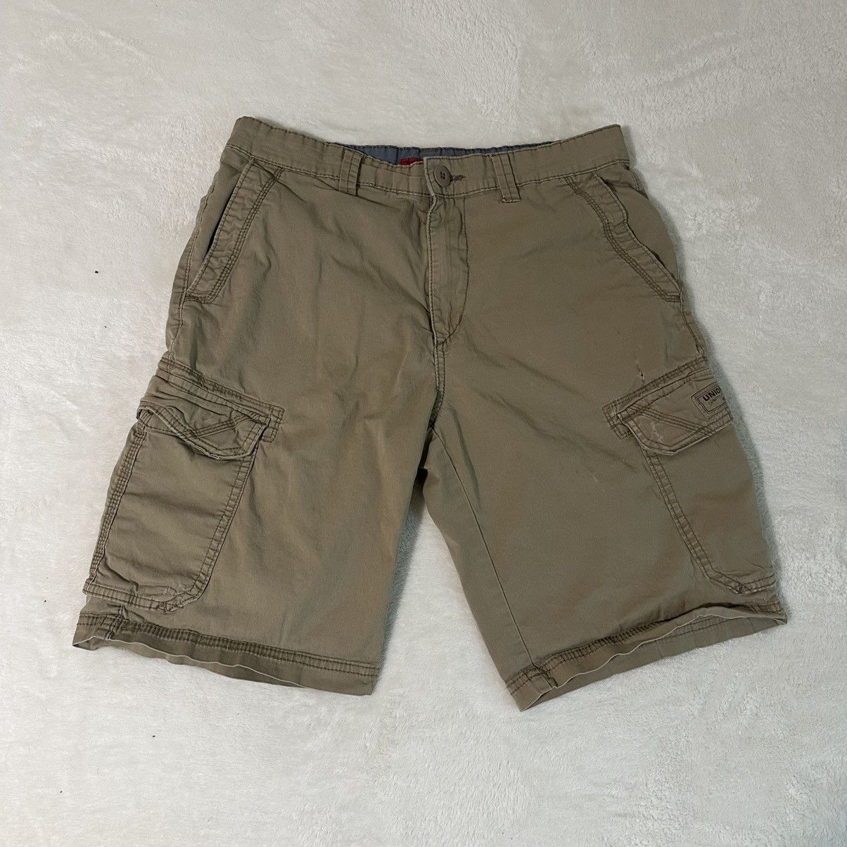 UNIONBAY Vintage Beige Union bay Cargo Shorts Size US 32 / EU 48 - 1 Thumbnail