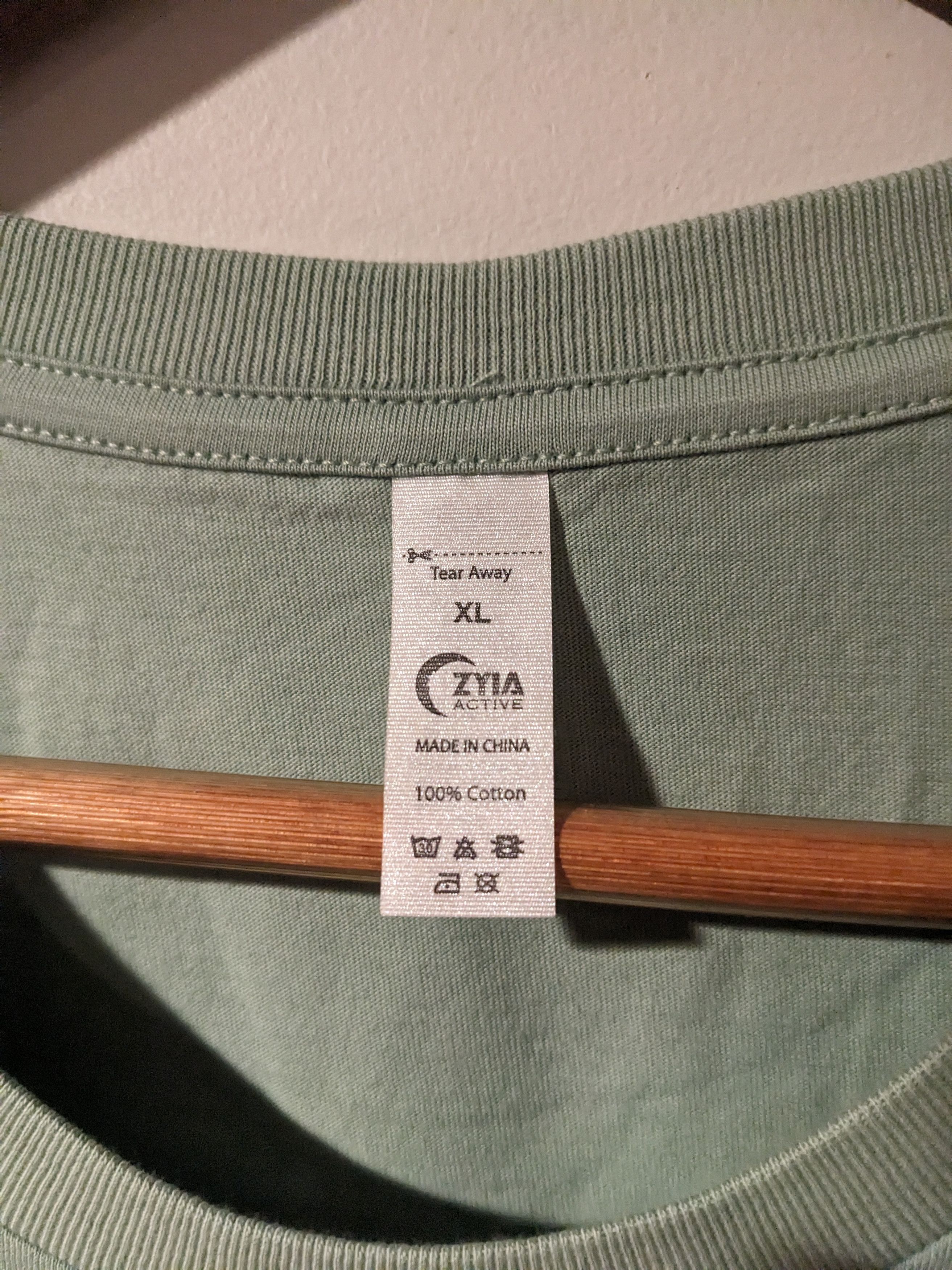 Designer × Gildan Zyia Active Wear Mountain Green X-Large T-Shirt Size XL / US 12-14 / IT 48-50 - 3 Thumbnail