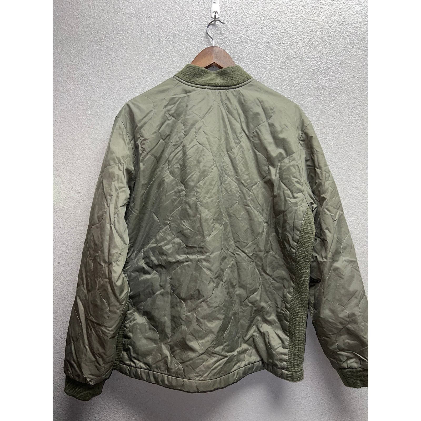 Vintage Vintage Quiksilver Bomber Jacket Quilted Green Full Zip L Size US L / EU 52-54 / 3 - 9 Thumbnail