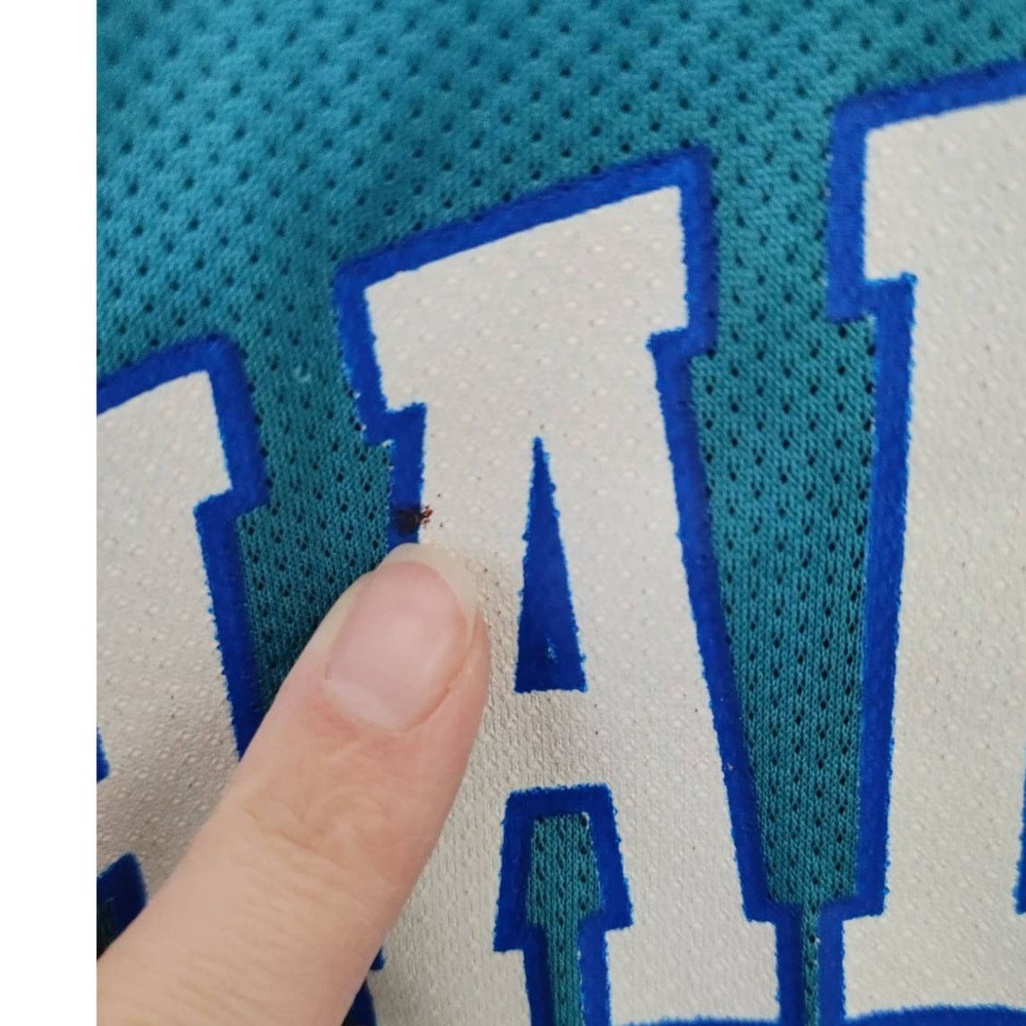 Other Vintage Champion Mourning #33 Charlotte Hornets Jersey Sz 36 Size US M / EU 48-50 / 2 - 5 Thumbnail