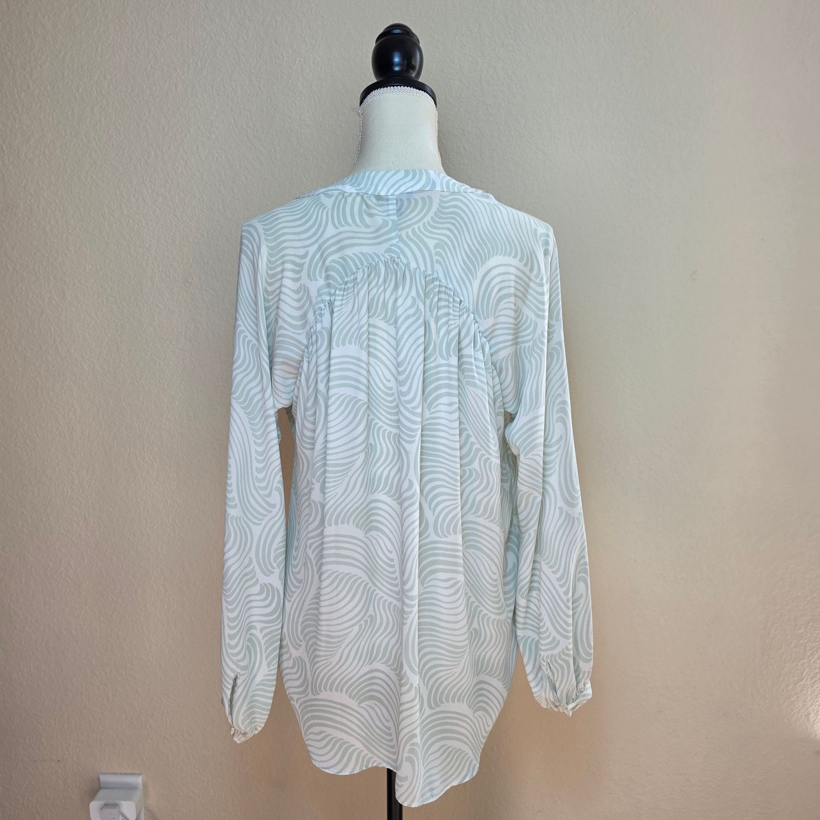 Ann Taylor Ann Taylor Swirl Blouse Small Size S / US 4 / IT 40 - 4 Thumbnail