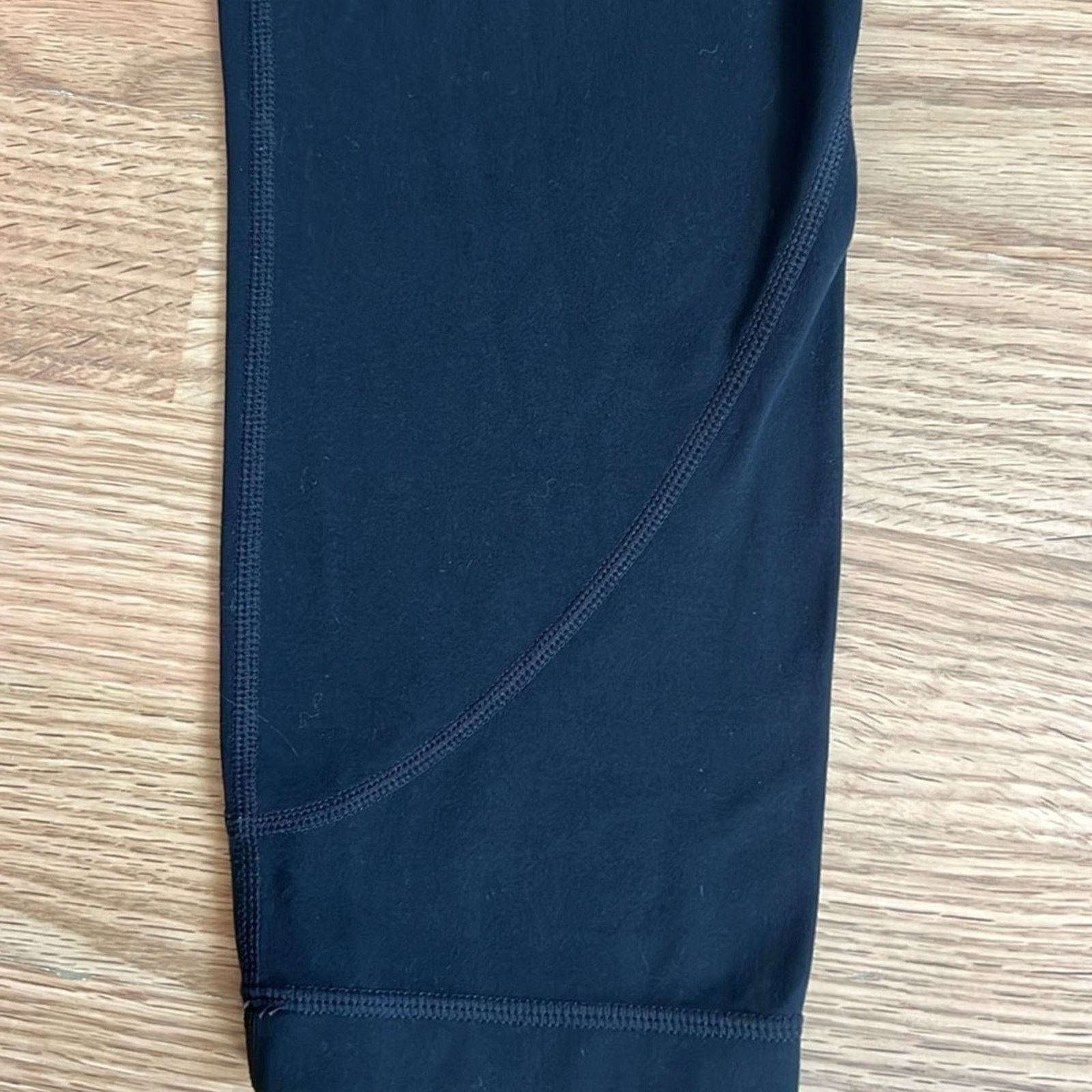 Athleta Athleta Capri Black Leggings Size 30" / US 8 / IT 44 - 3 Thumbnail