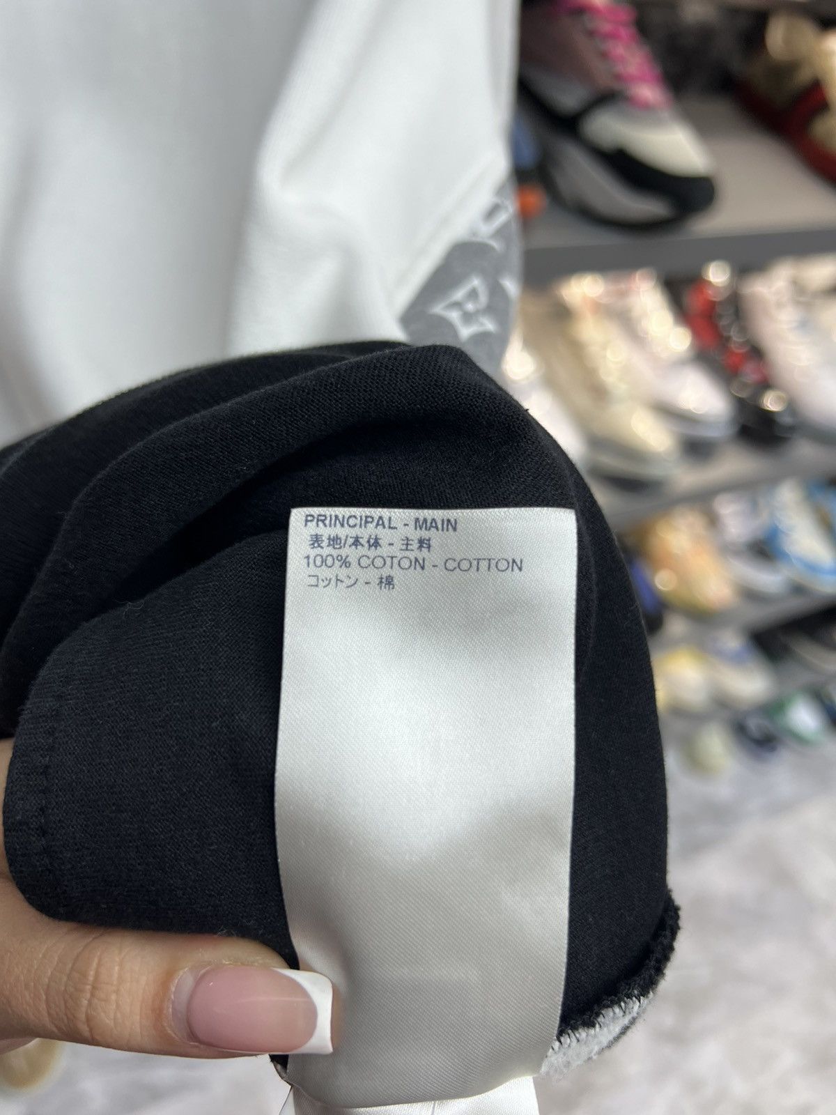 Louis Vuitton Louis Vuitton White/Grey/Black Circle Hoodie Size US XL / EU 56 / 4 - 9 Thumbnail