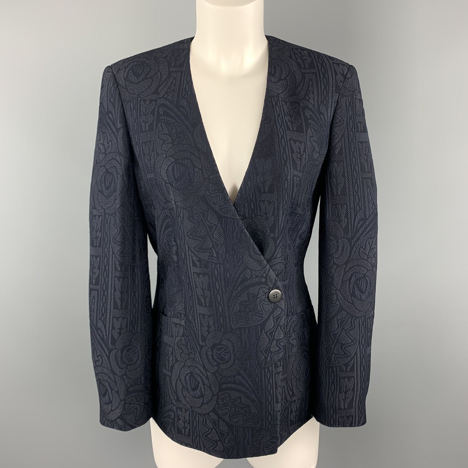 Giorgio Armani GIORGIO ARMANI Size 0 Navy Jacquard V Neck Jacket Size XS / US 0-2 / IT 36-38 - 1 Thumbnail