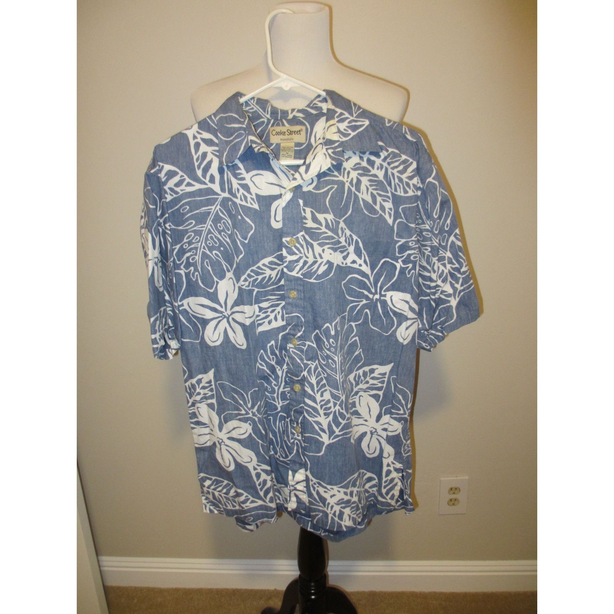 Other Cooke Street Honolulu M Blue & White Hawaiian Floral Button- Size US M / EU 48-50 / 2 - 1 Thumbnail