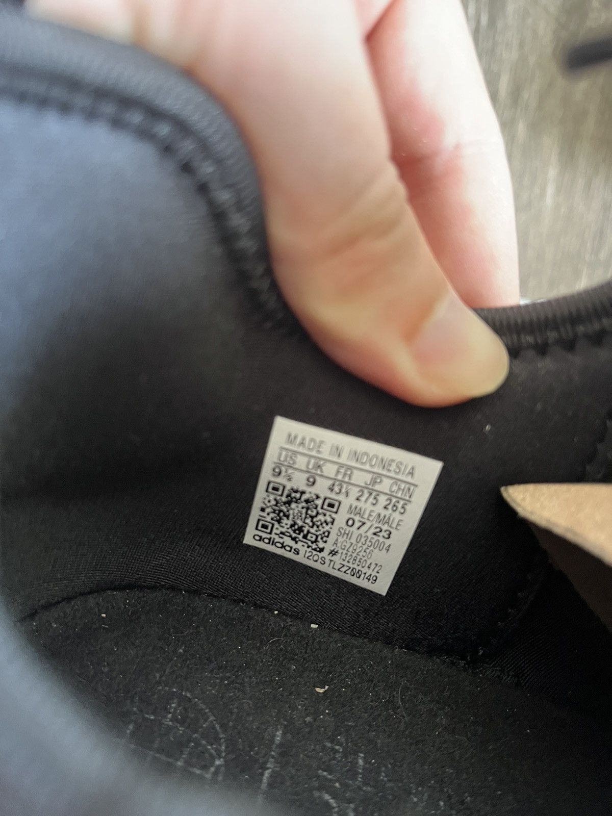 Adidas Adidas all black NMD_R1 never worn Size US 9 / EU 42 - 6 Thumbnail