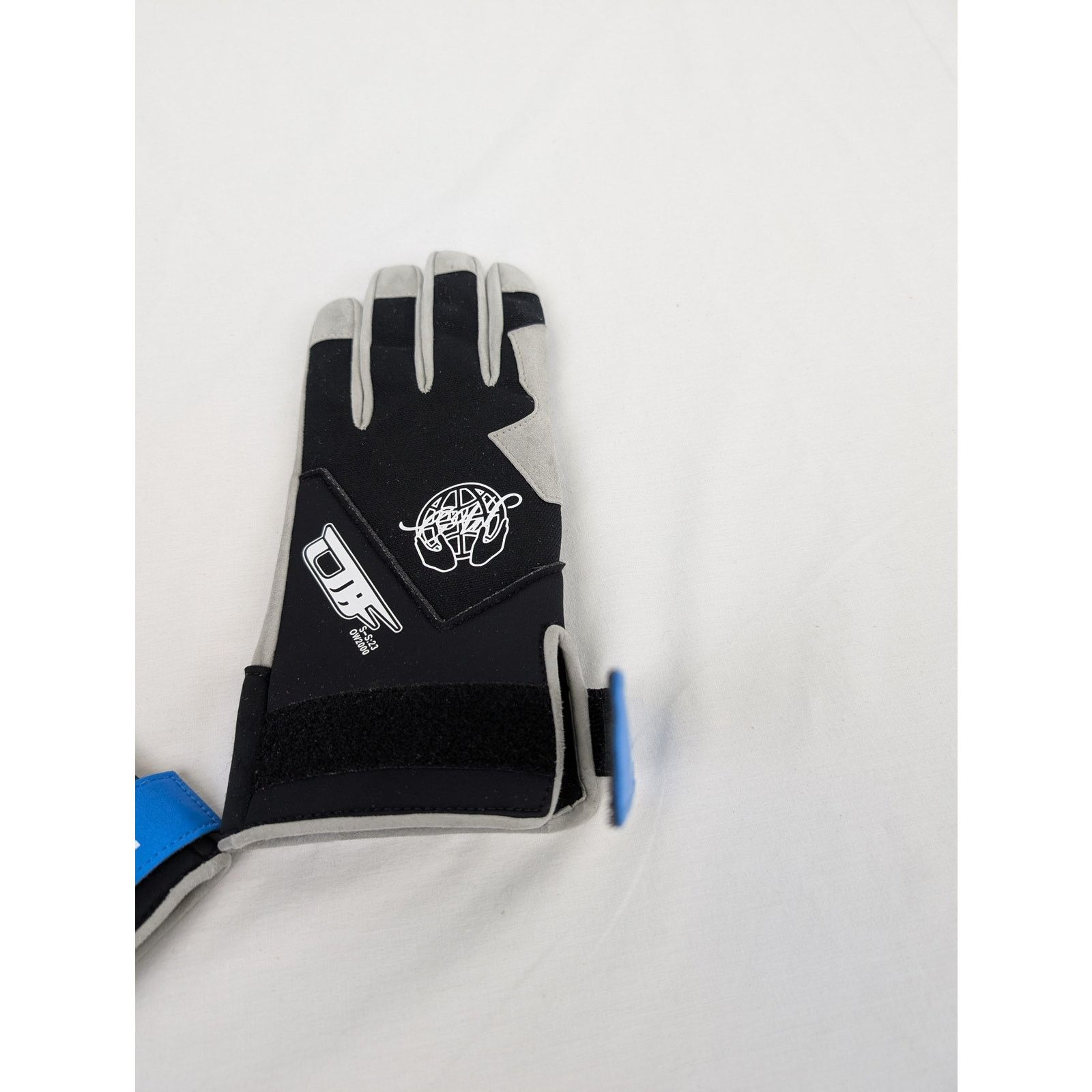 Off-White o1rshd1 Size: OS / Exact Opp Gloves in Black/White Size ONE SIZE - 4 Thumbnail