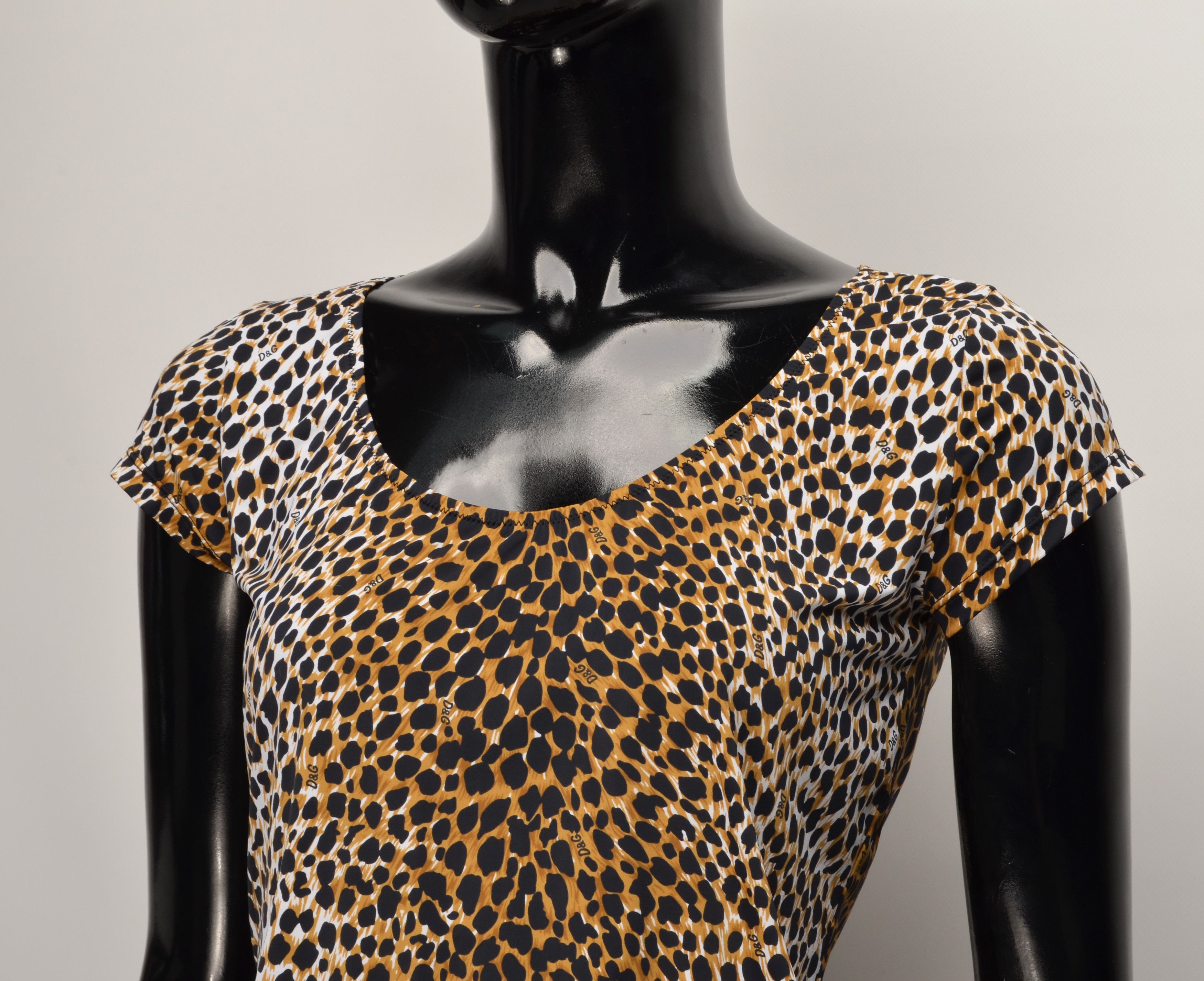Dolce & Gabbana Vintage Dolce & Gabbana Leopard Tee Size S / US 4 / IT 40 - 2 Thumbnail