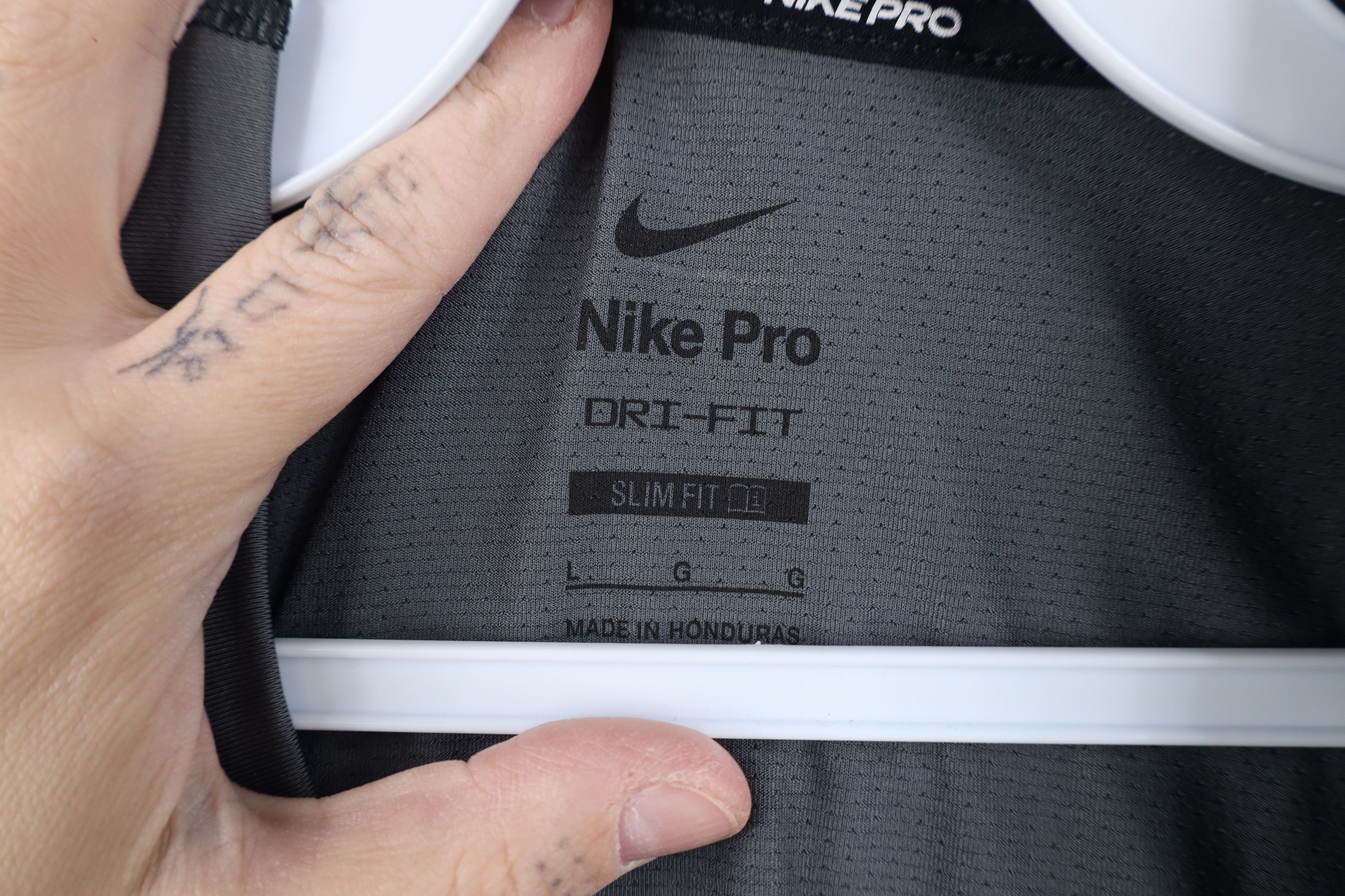 Nike Nike Pro Swoosh Logo Compression Sleeveless Training T-Shirt Size US L / EU 52-54 / 3 - 7 Thumbnail