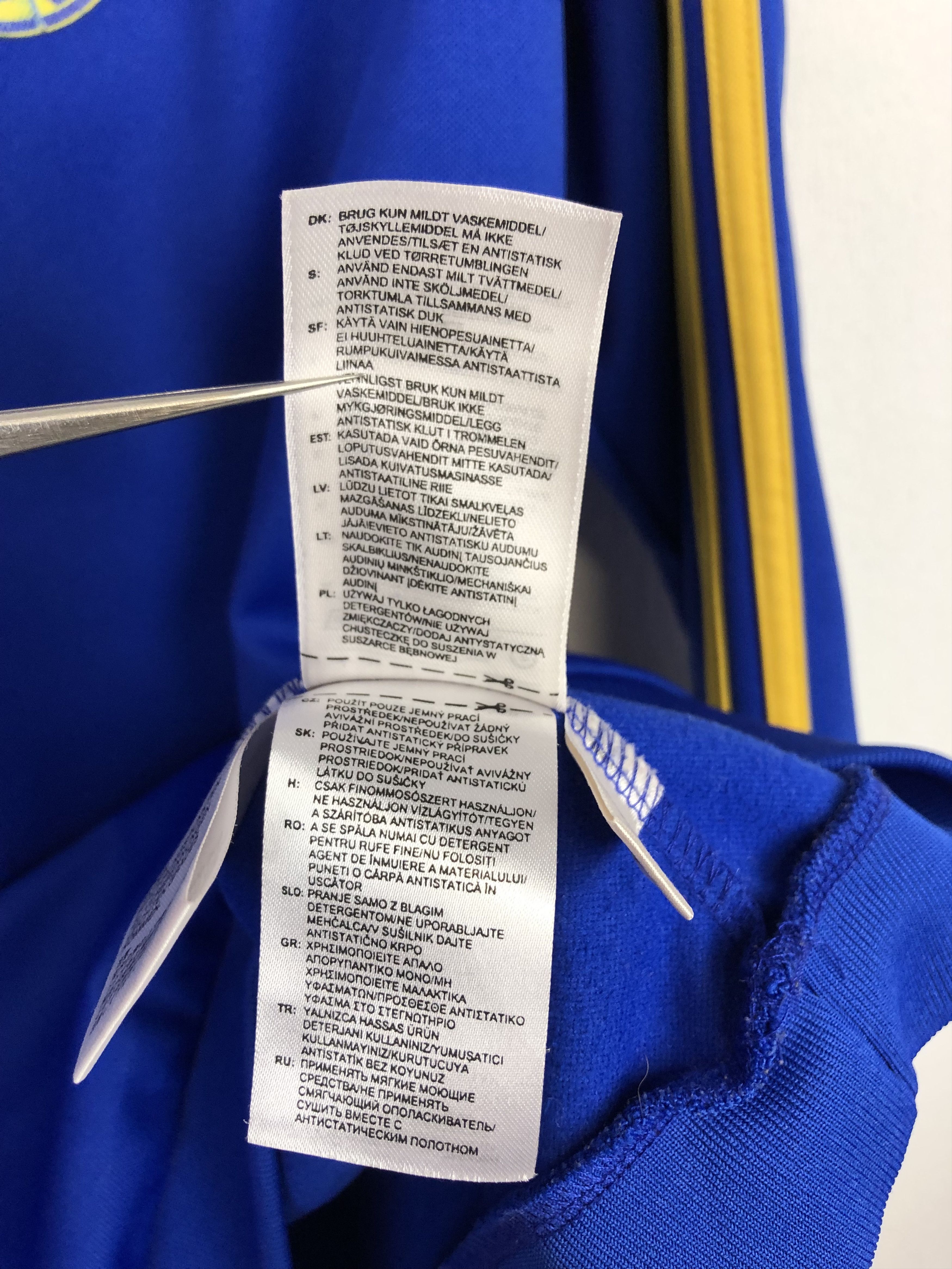 Adidas Vintage Adidas Ukraine Football Sweatshirt Women Soccer Size US M / EU 48-50 / 2 - 13 Thumbnail