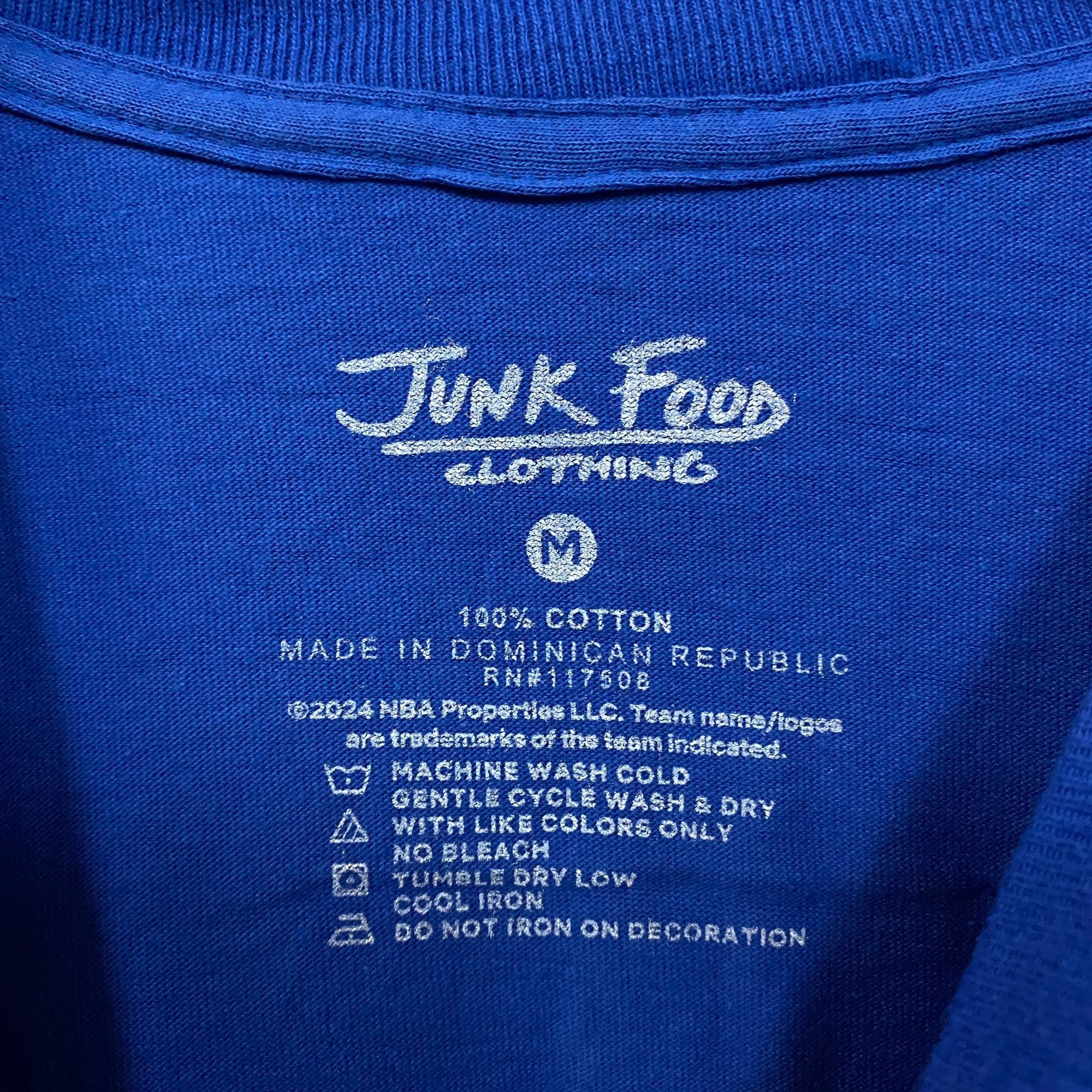 Junk Food Junk Food Dallas Mavericks Break Through Basketball T-Shirt Size US M / EU 48-50 / 2 - 4 Thumbnail