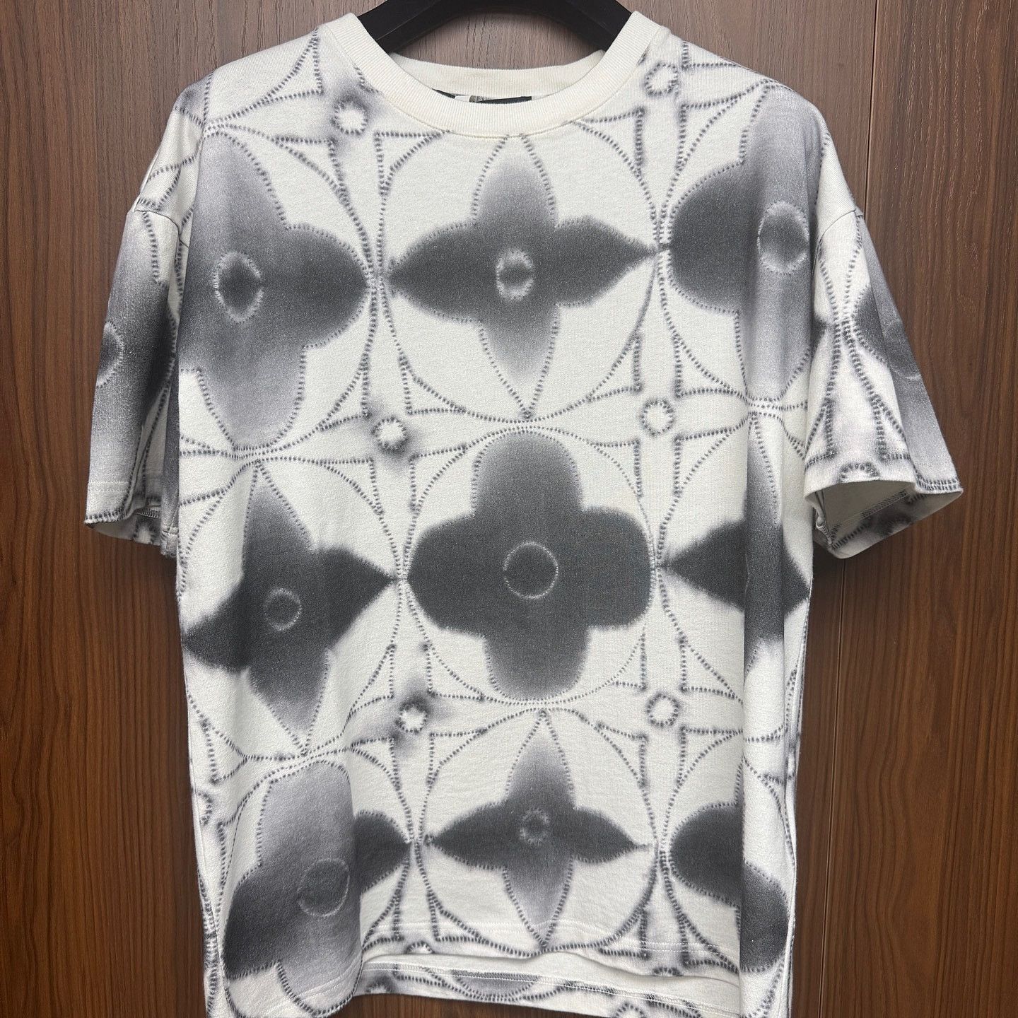 Louis Vuitton Louis Vuitton Monogram Tie-Dye T-Shirt Size S Size US S / EU 44-46 / 1 - 1 Thumbnail
