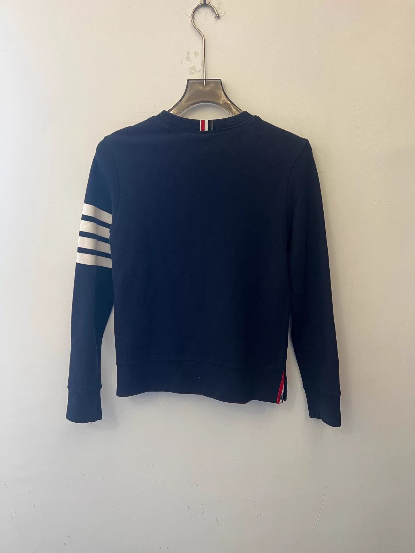 Thom Browne THOM BROWNE Men's Navy 4-Stripe Crewneck size0 Like New Size US XS / EU 42 / 0 - 2 Thumbnail