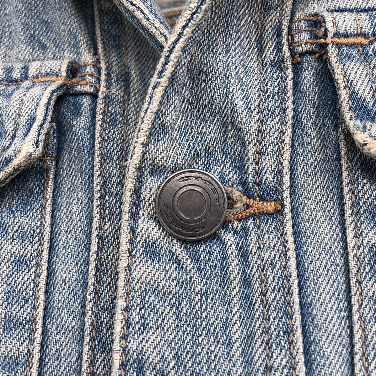 Oakley Vintage Oakley Denim Trucker Jacket Size US M / EU 48-50 / 2 - 13 Thumbnail