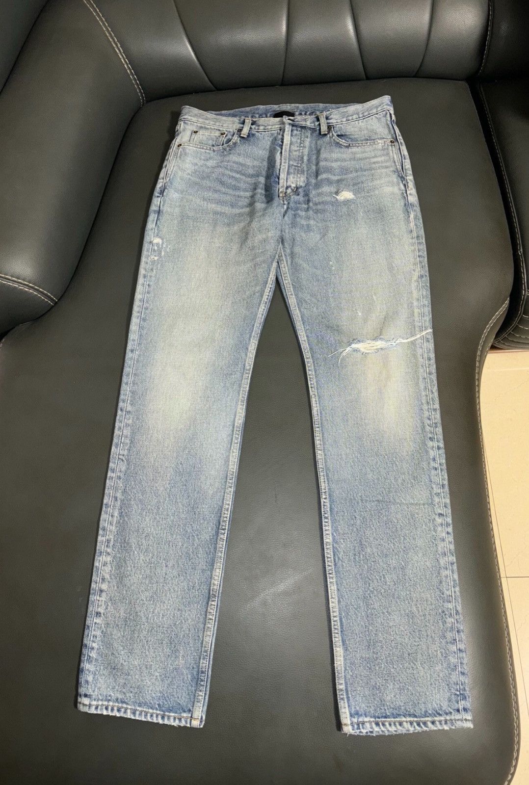Saint Laurent Paris Saint Laurent SLP 2022FW Straight Single-Knee Slashed Jeans Size US 31 - 1 Thumbnail