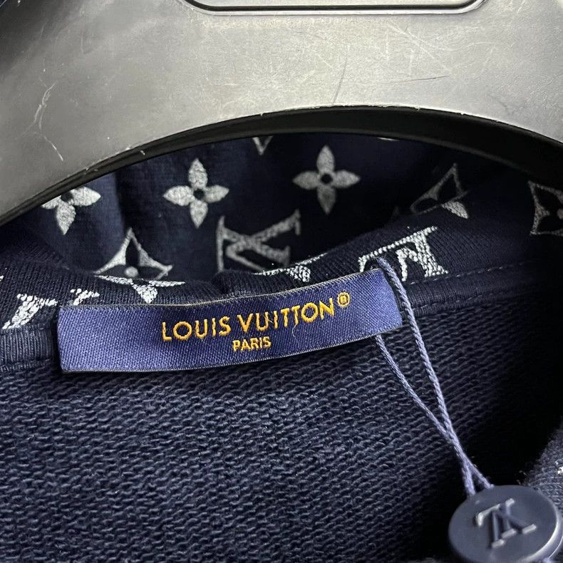 Louis Vuitton Louis Vuitton 24 Latest Dark Blue Solid Drawstring Hooded Size US XL / EU 56 / 4 - 4 Thumbnail